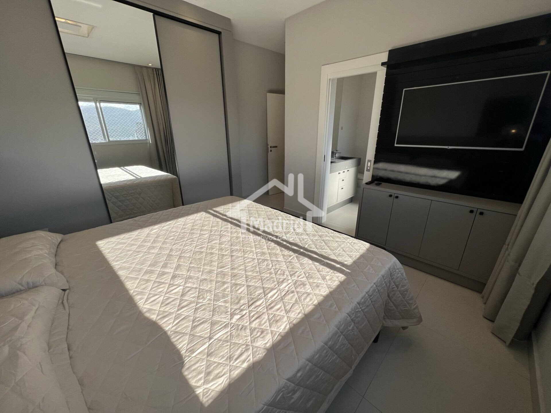 Apartamento à venda com 3 quartos, 136m² - Foto 13