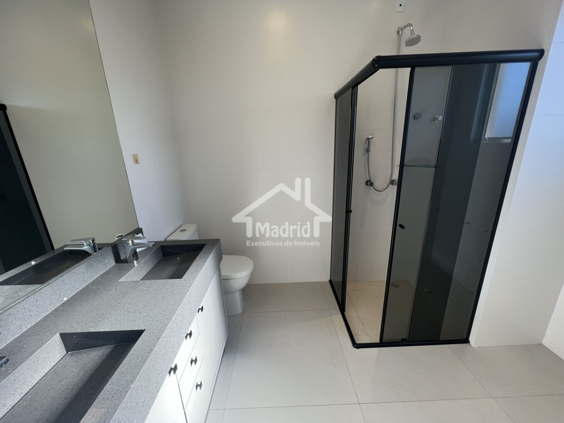 Apartamento à venda com 3 quartos, 136m² - Foto 9