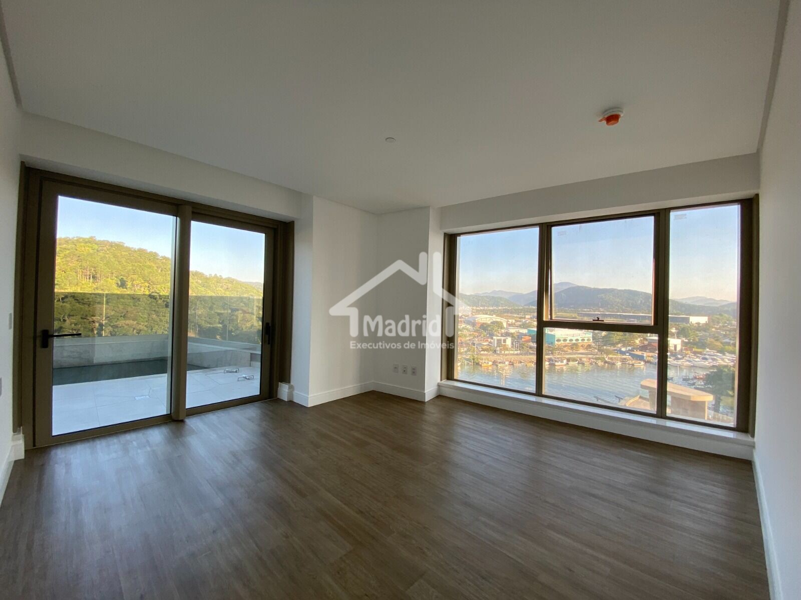 Apartamento à venda com 4 quartos, 419m² - Foto 4