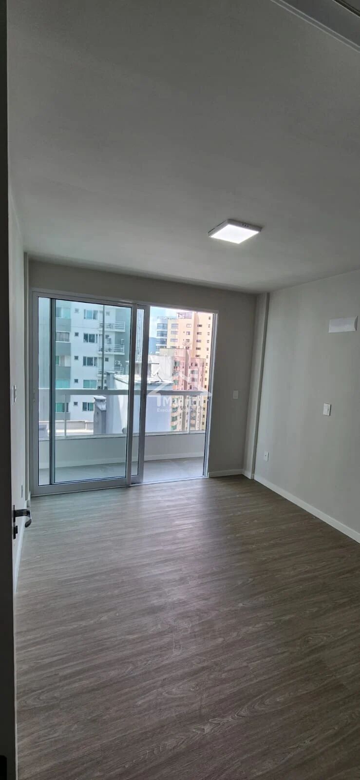 Apartamento à venda com 3 quartos, 110m² - Foto 7