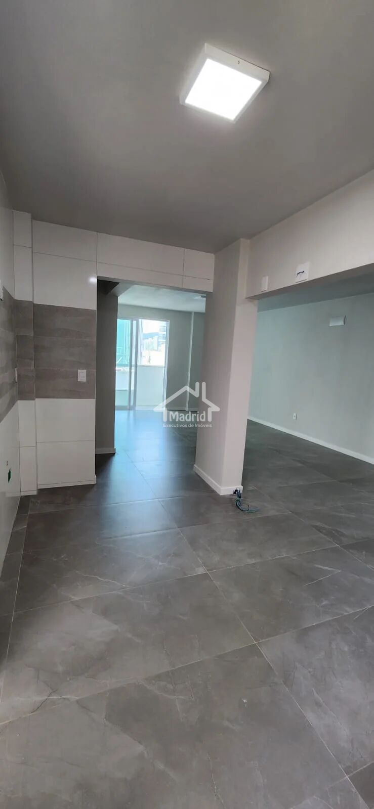 Apartamento à venda com 3 quartos, 110m² - Foto 3