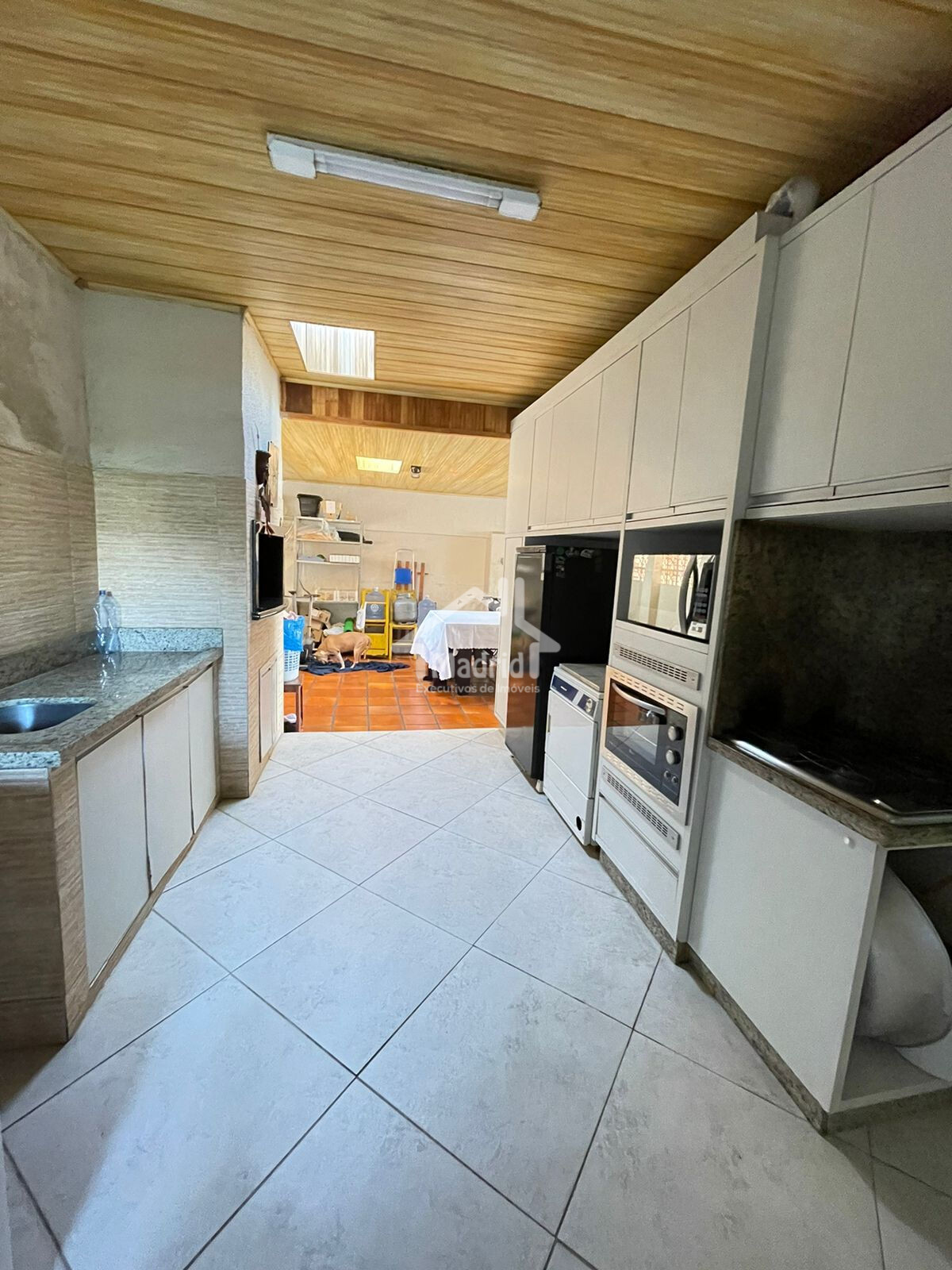 Casa à venda com 3 quartos, 200m² - Foto 4