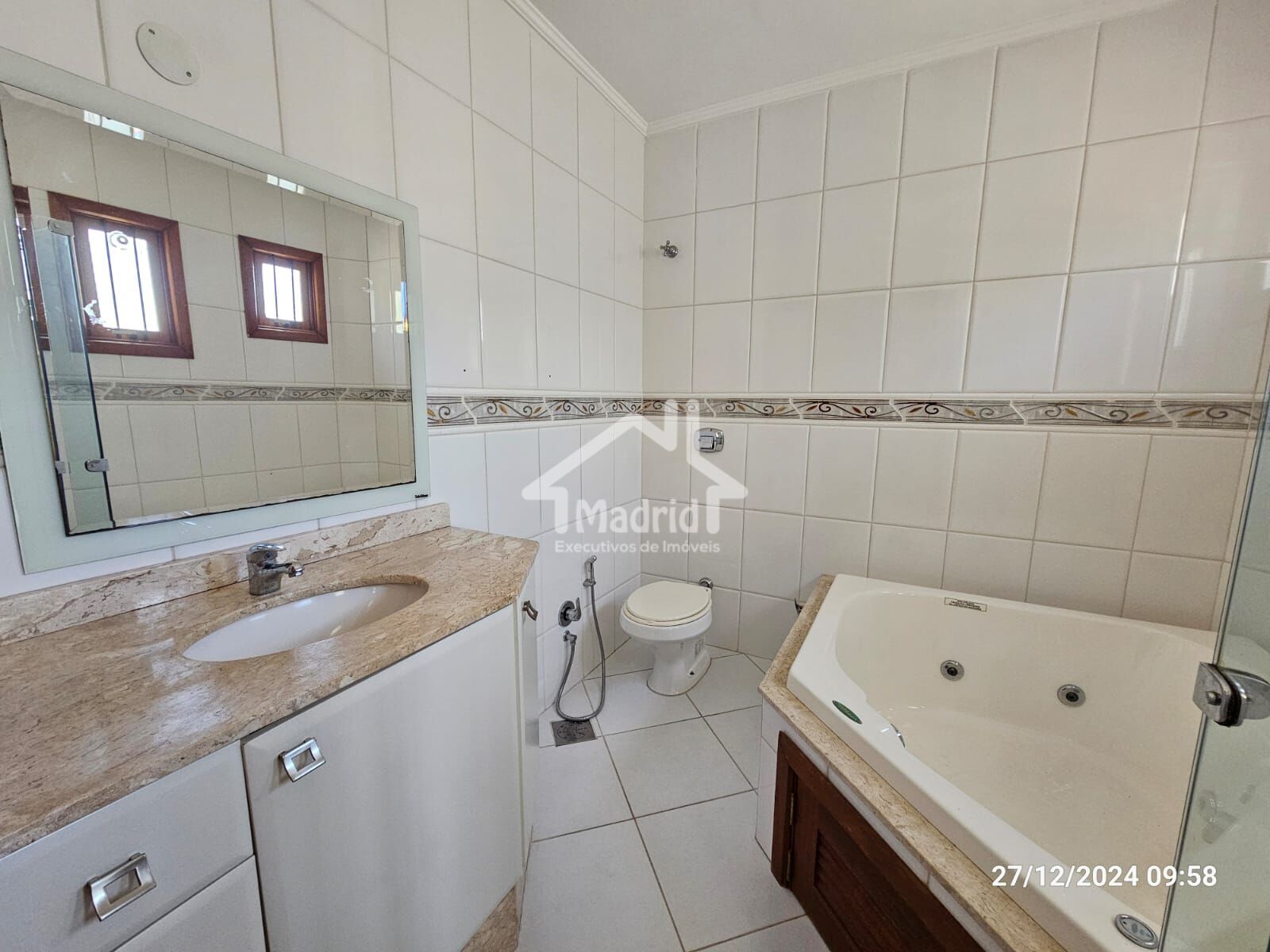 Casa à venda com 4 quartos, 290m² - Foto 46