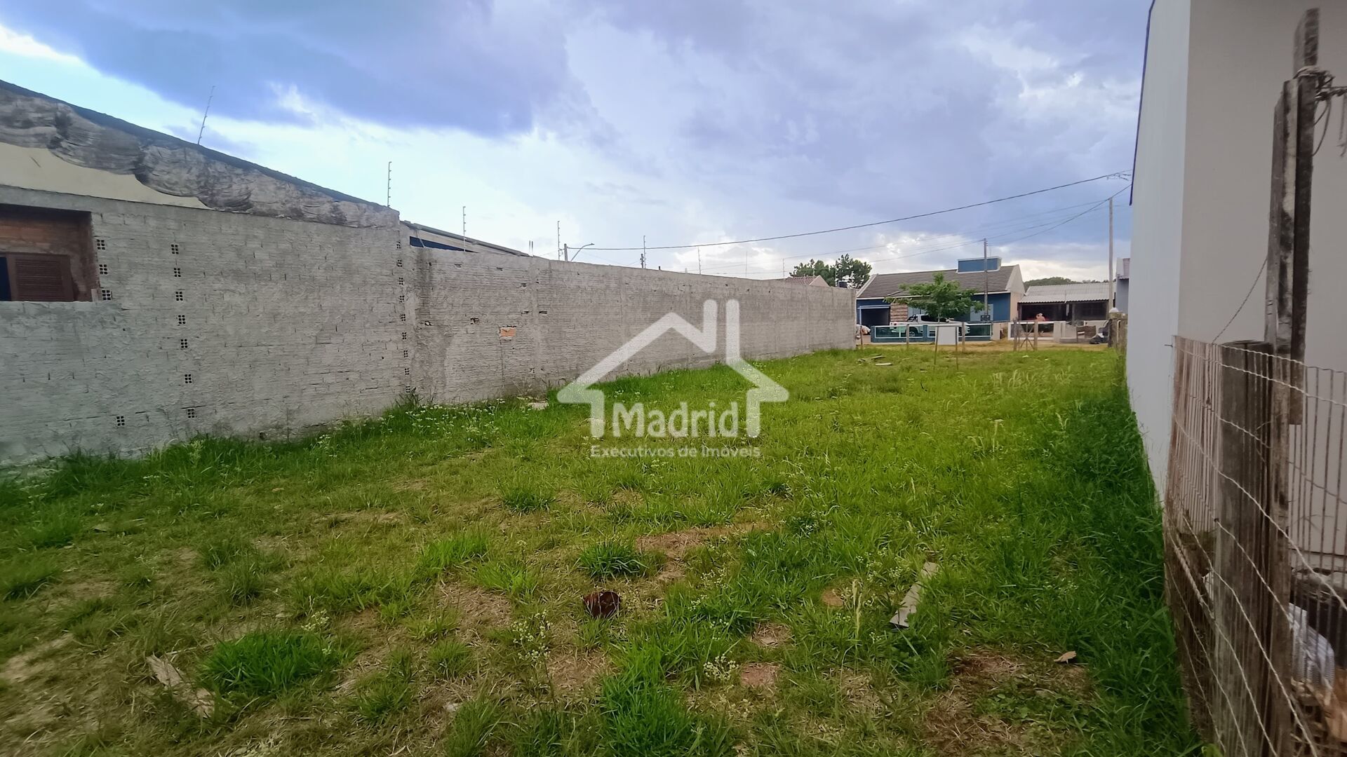 Terreno à venda, 330m² - Foto 1