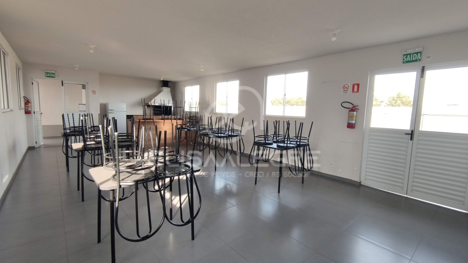 Apartamento à venda com 2 quartos, 42m² - Foto 25