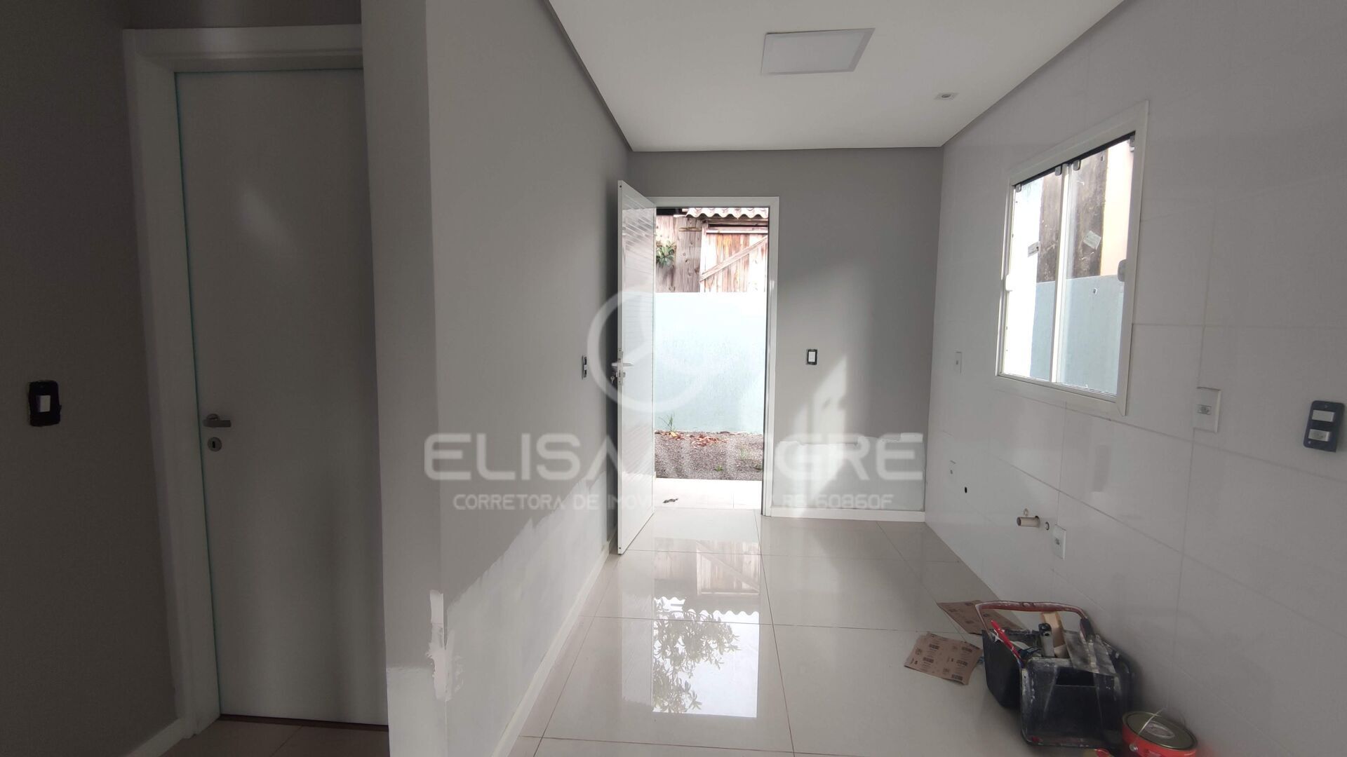 Casa à venda com 2 quartos, 49m² - Foto 6