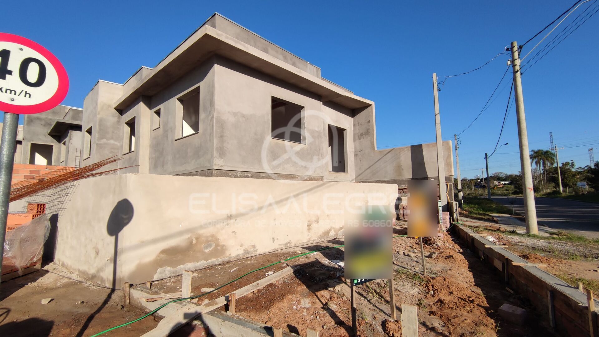 Casa à venda com 3 quartos, 75m² - Foto 2