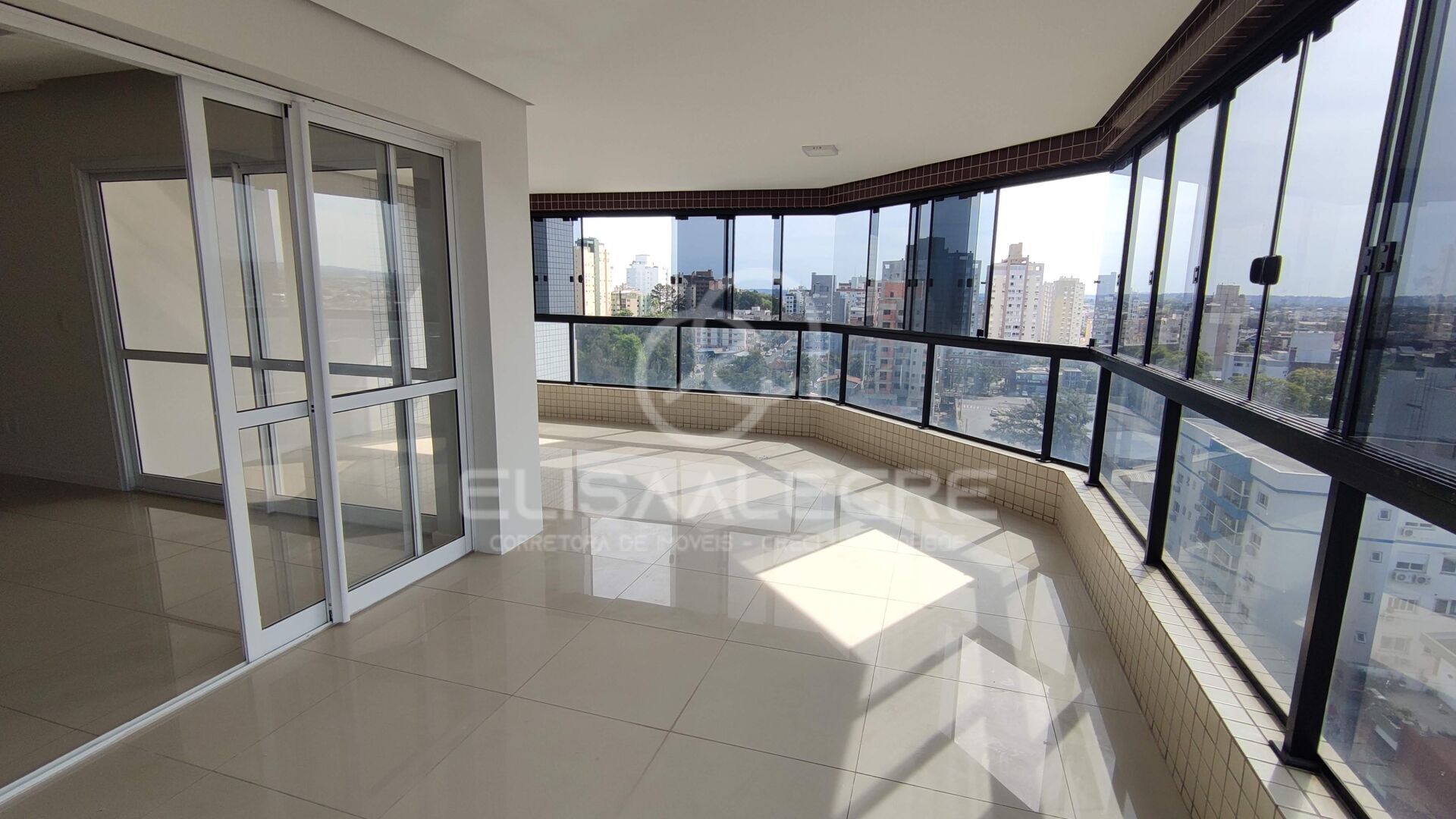 Apartamento, 3 quartos, 156 m² - Foto 2