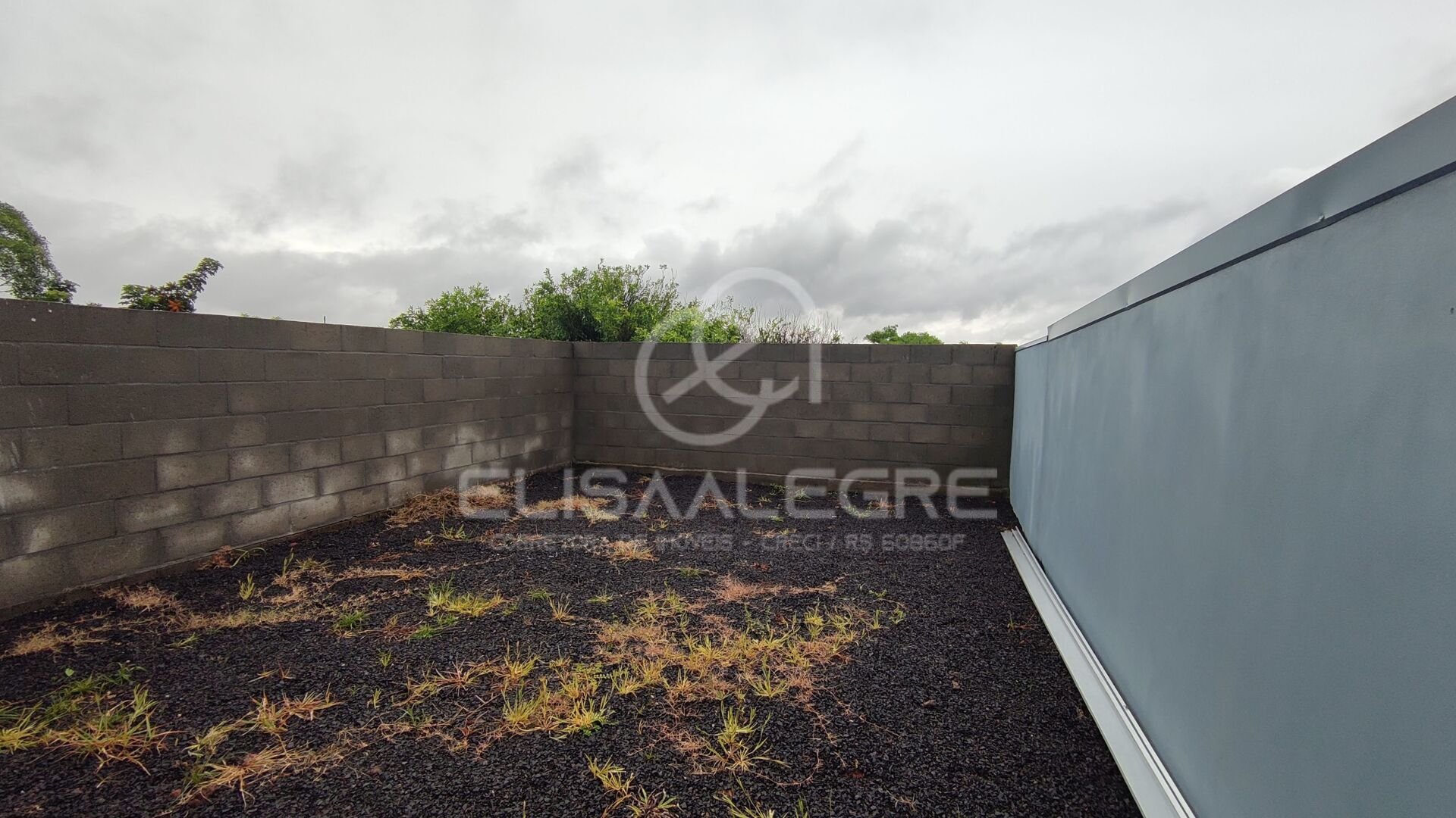 Casa à venda com 2 quartos, 55m² - Foto 9
