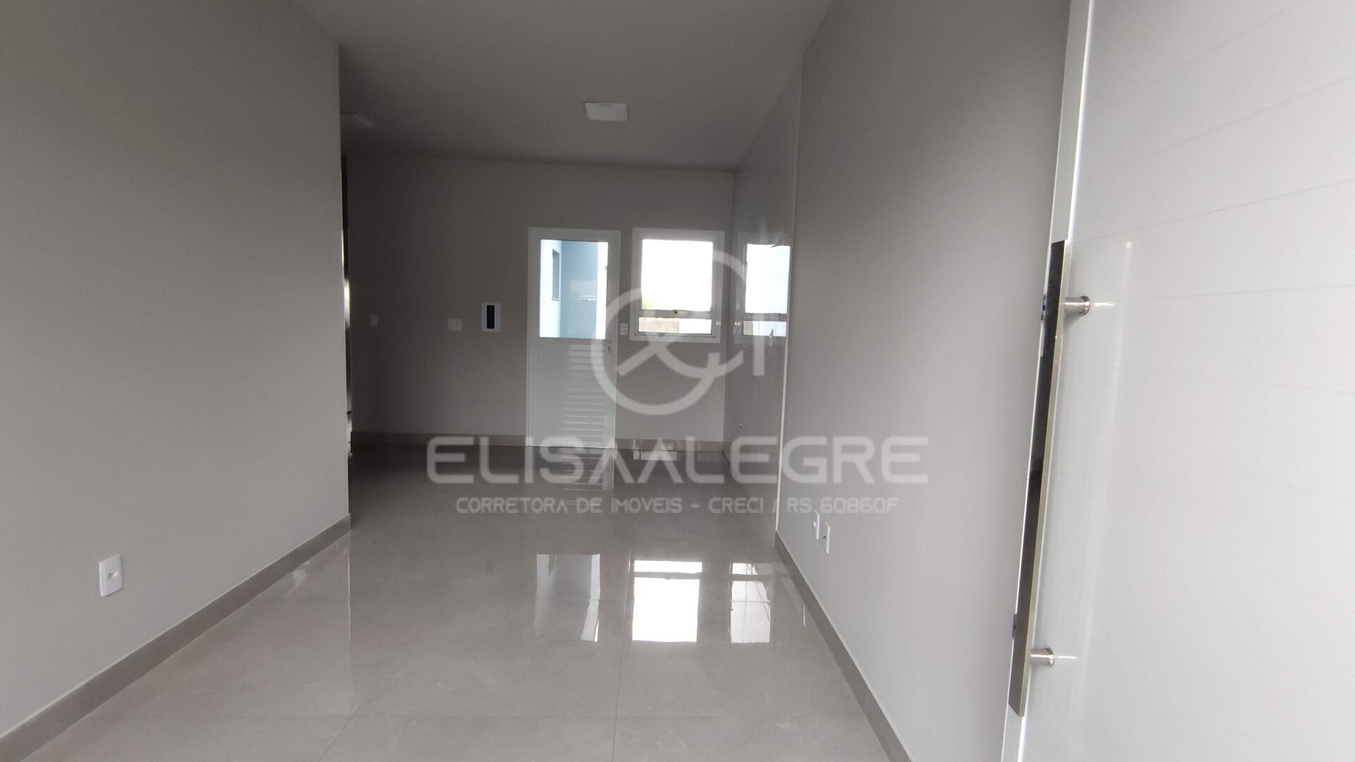 Casa à venda com 2 quartos, 55m² - Foto 3