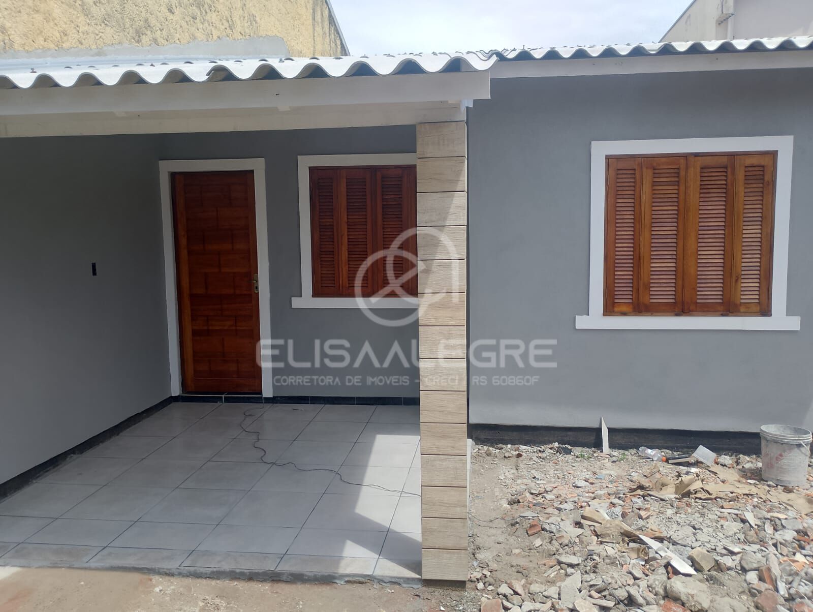 Casa à venda com 3 quartos, 80m² - Foto 2