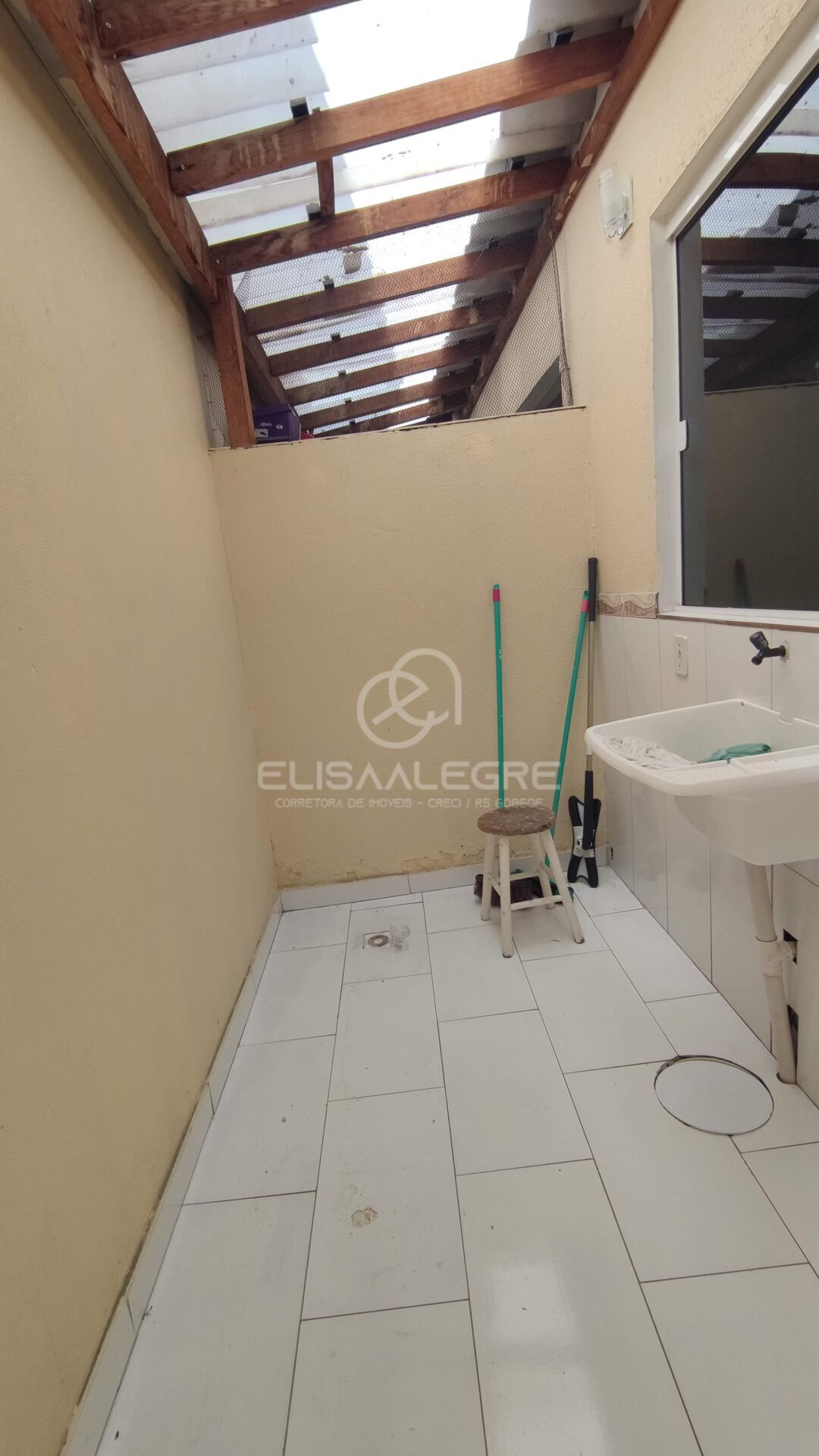 Sobrado à venda com 2 quartos, 64m² - Foto 4