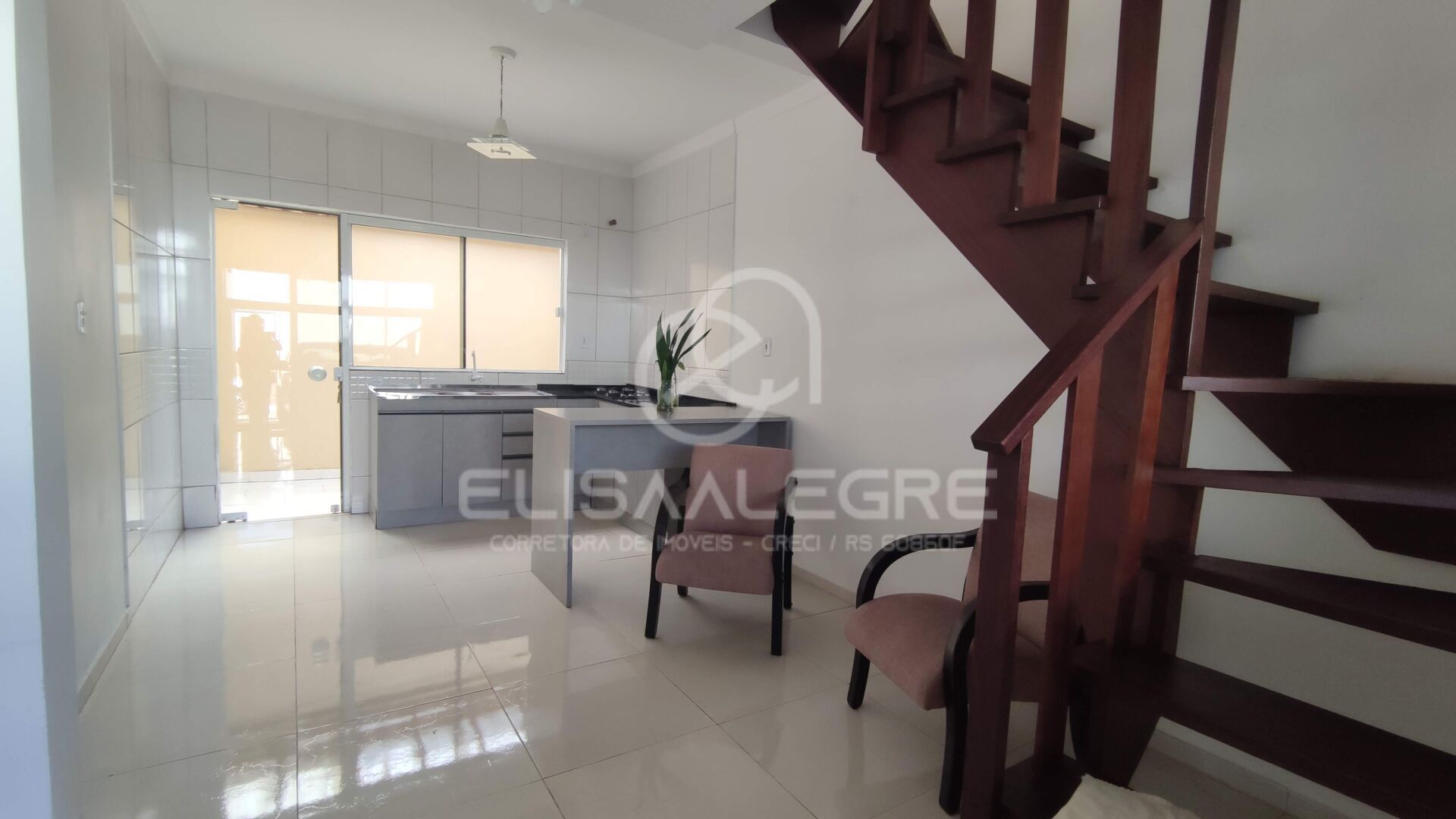 Sobrado à venda com 2 quartos, 64m² - Foto 2