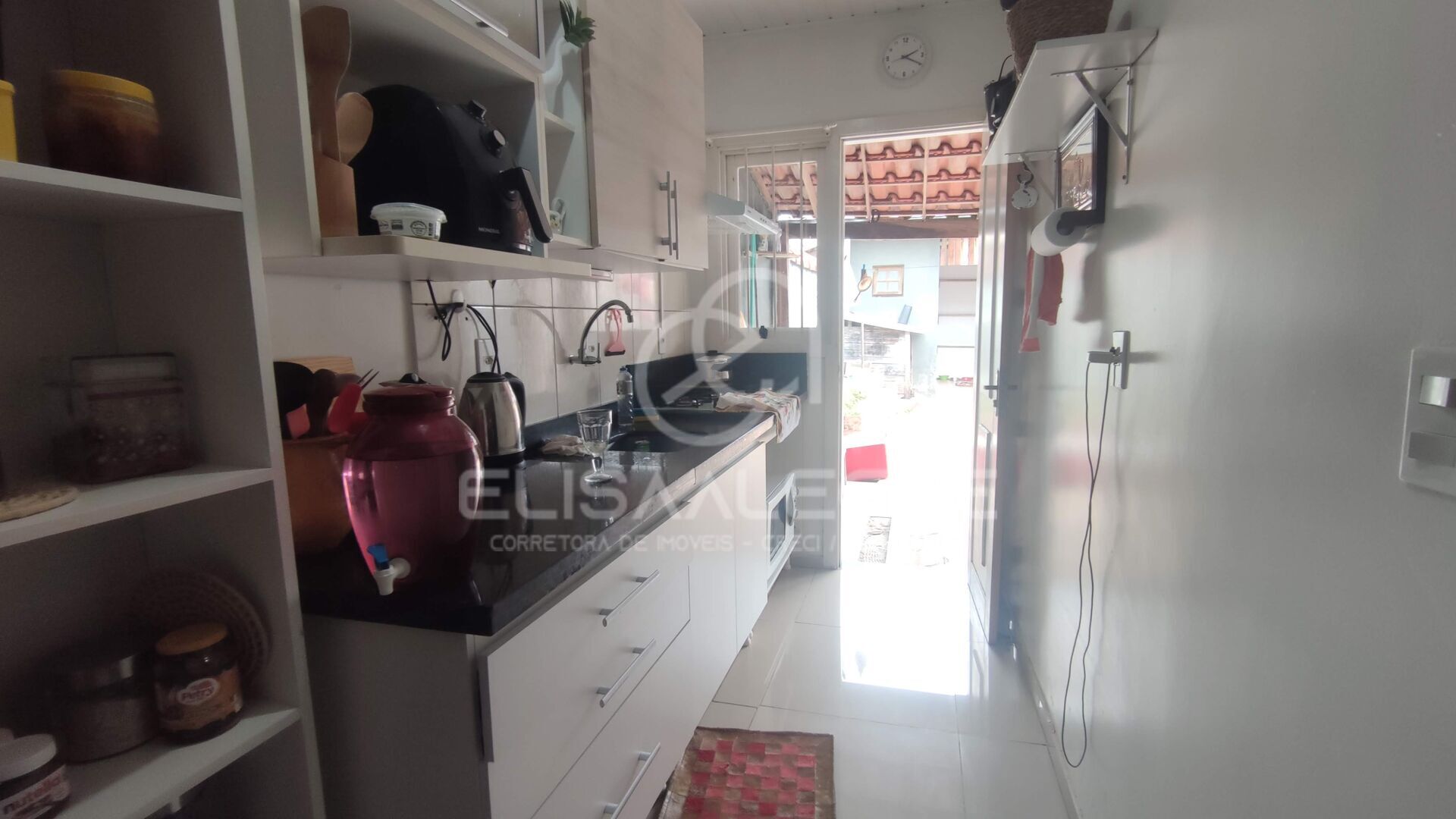 Casa à venda com 2 quartos, 70m² - Foto 18