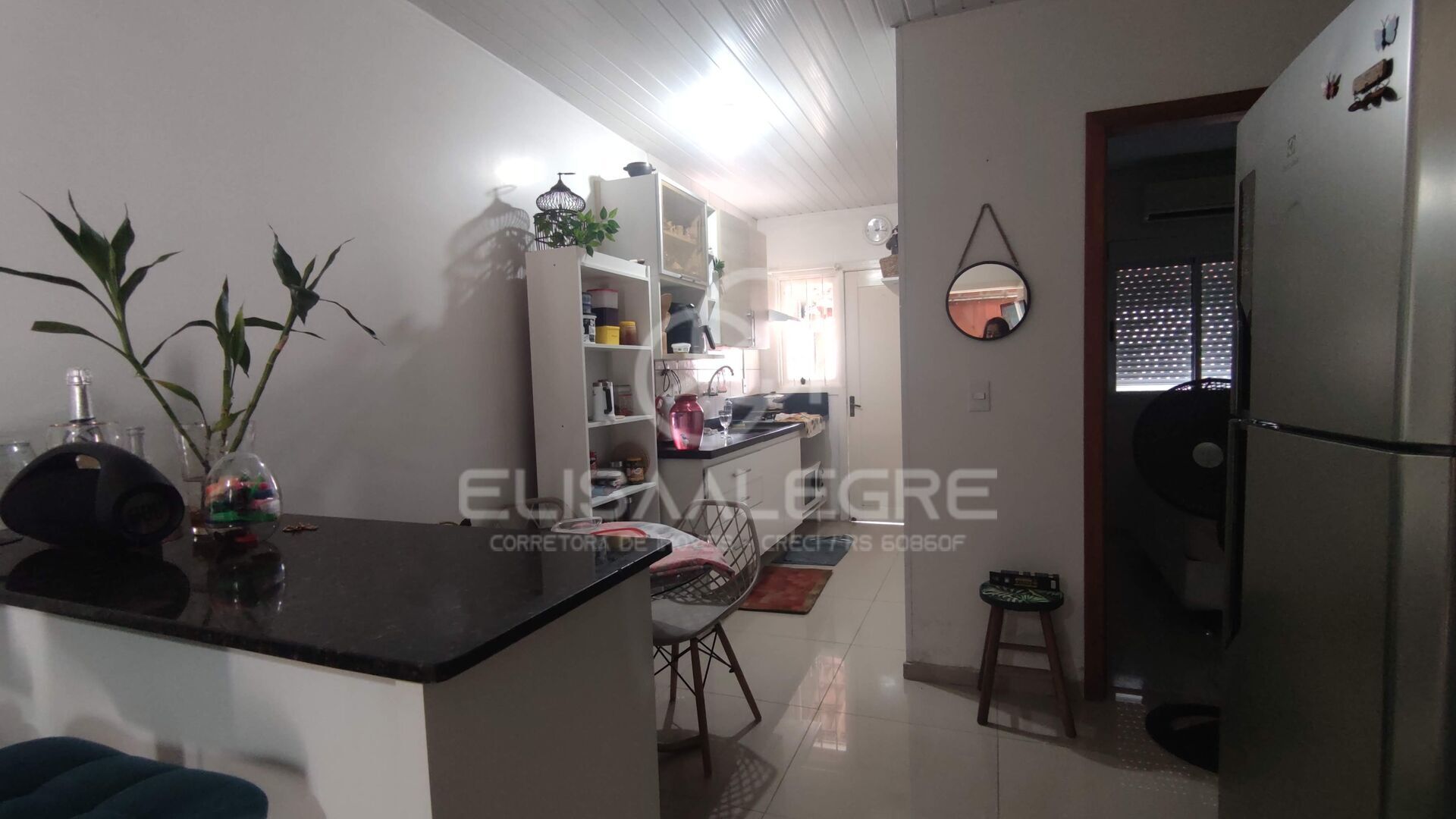 Casa à venda com 2 quartos, 70m² - Foto 7