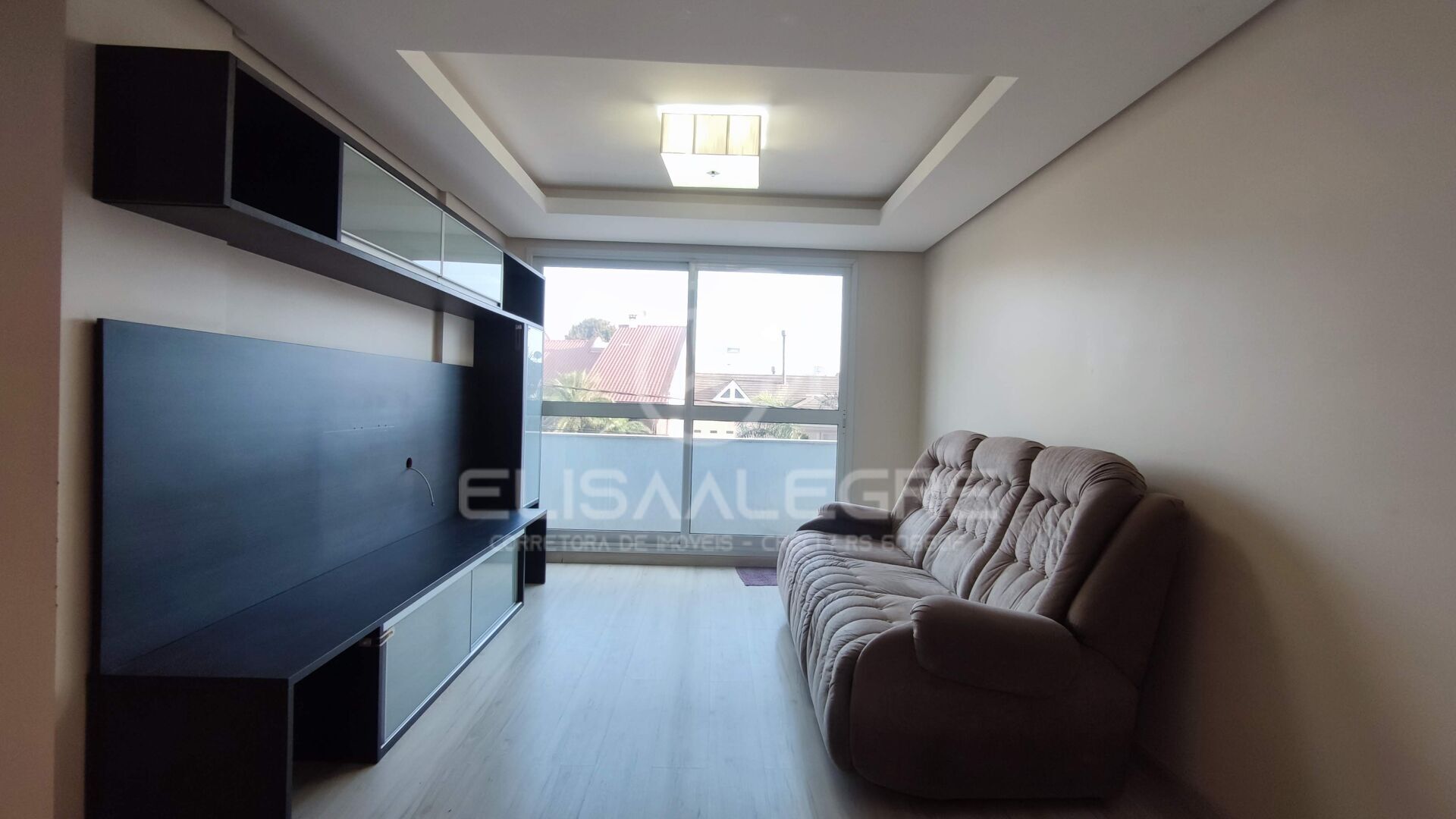 Apartamento à venda com 3 quartos, 107m² - Foto 2