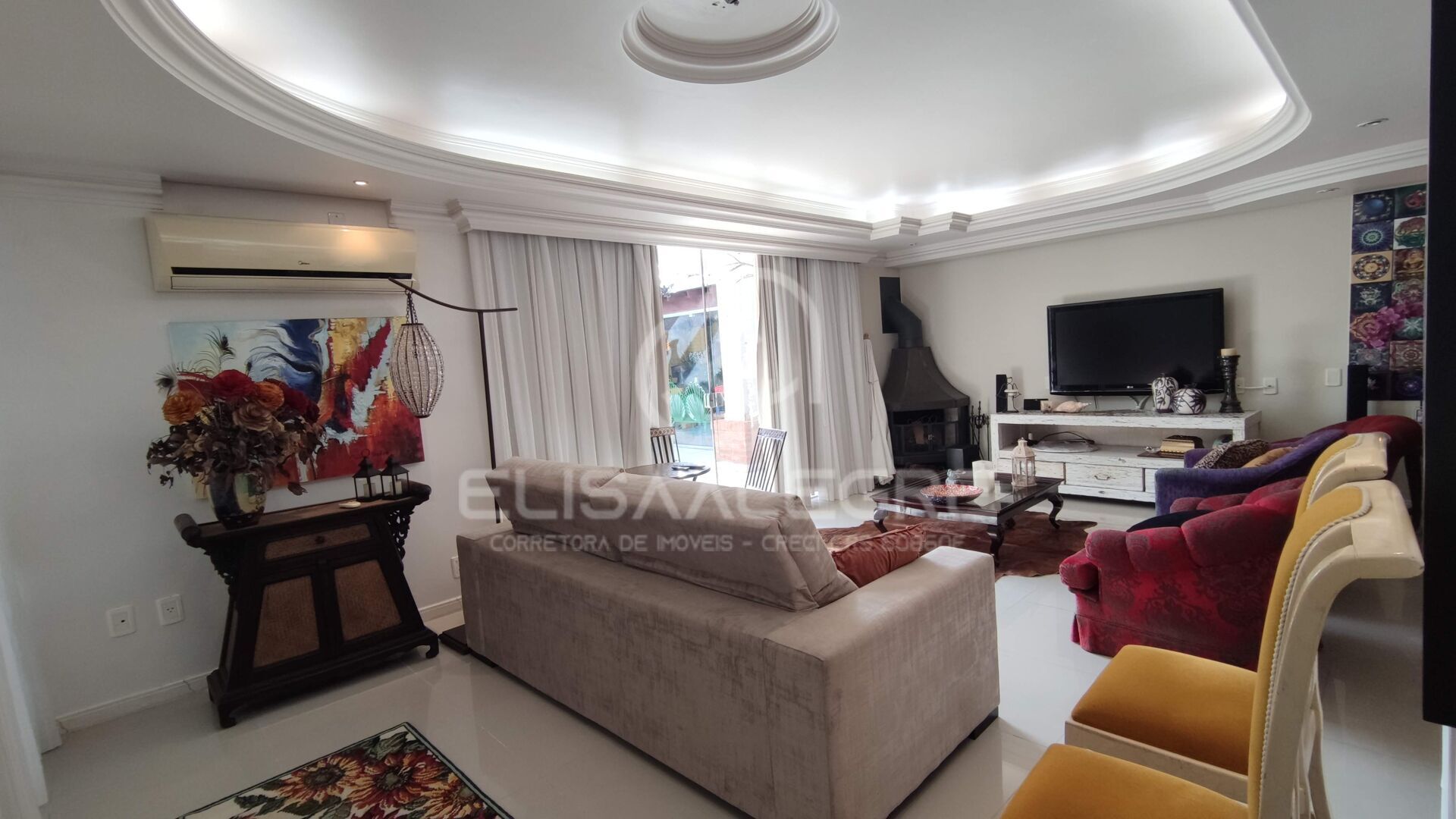 Casa à venda com 2 quartos, 250m² - Foto 1