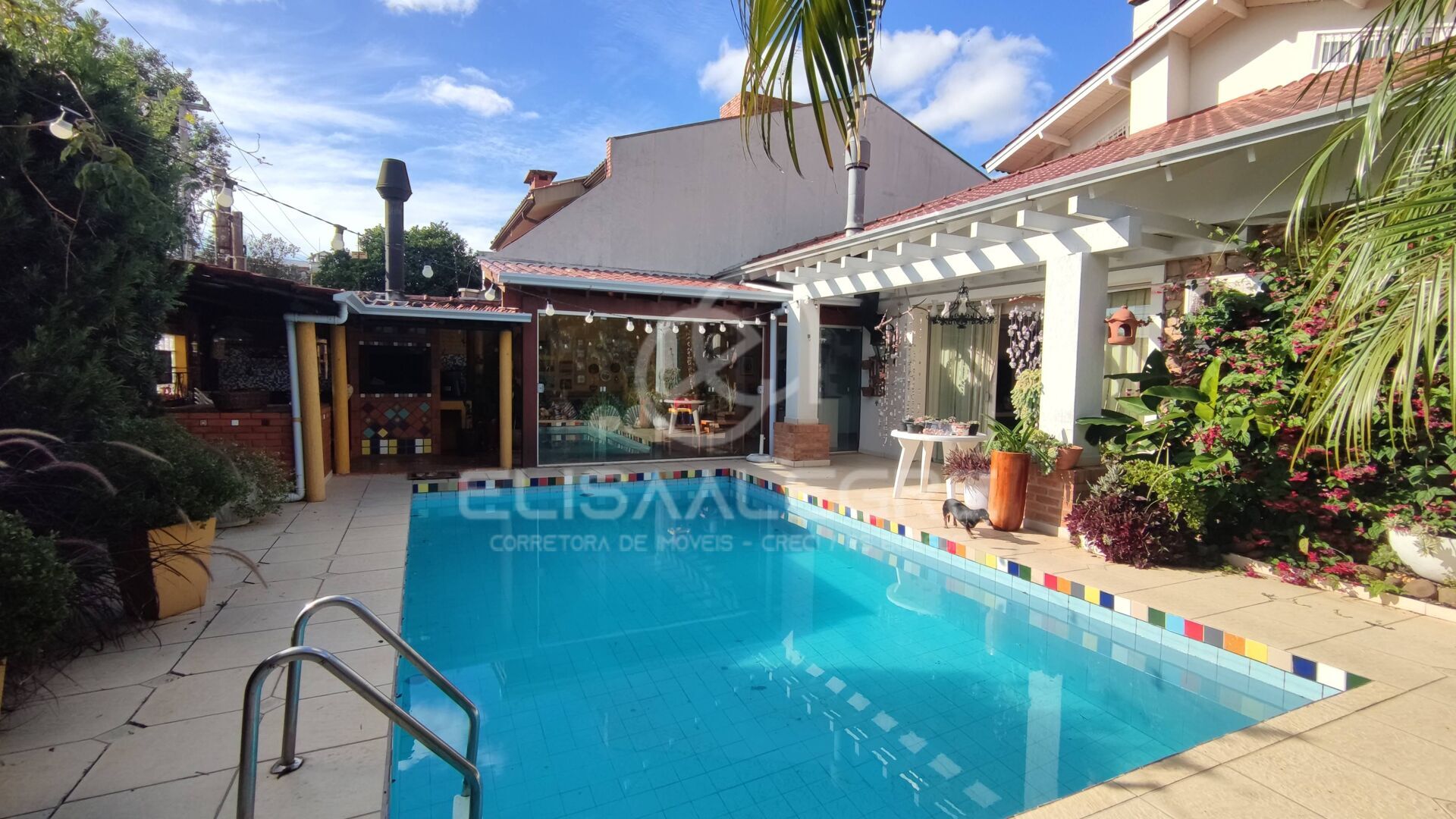 Casa à venda com 2 quartos, 250m² - Foto 4