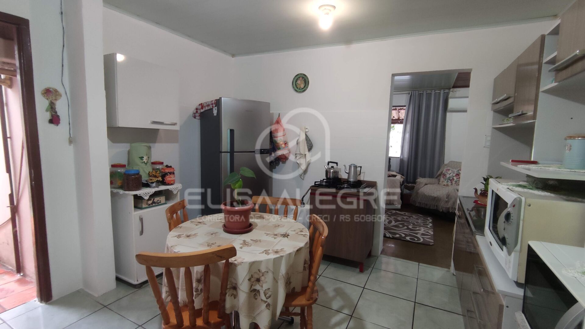 Casa à venda com 3 quartos, 89m² - Foto 4