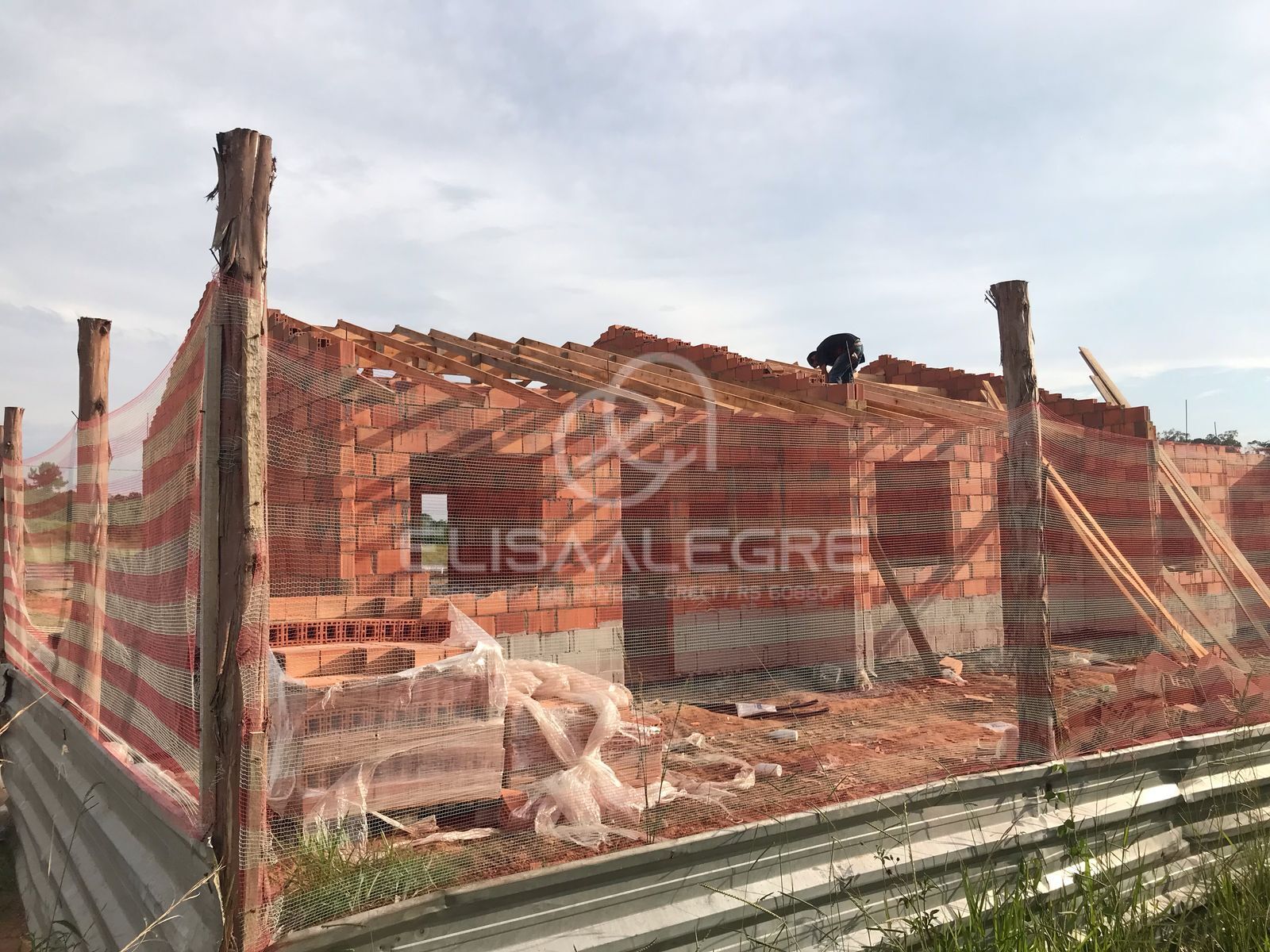 Casa à venda com 2 quartos, 44m² - Foto 1
