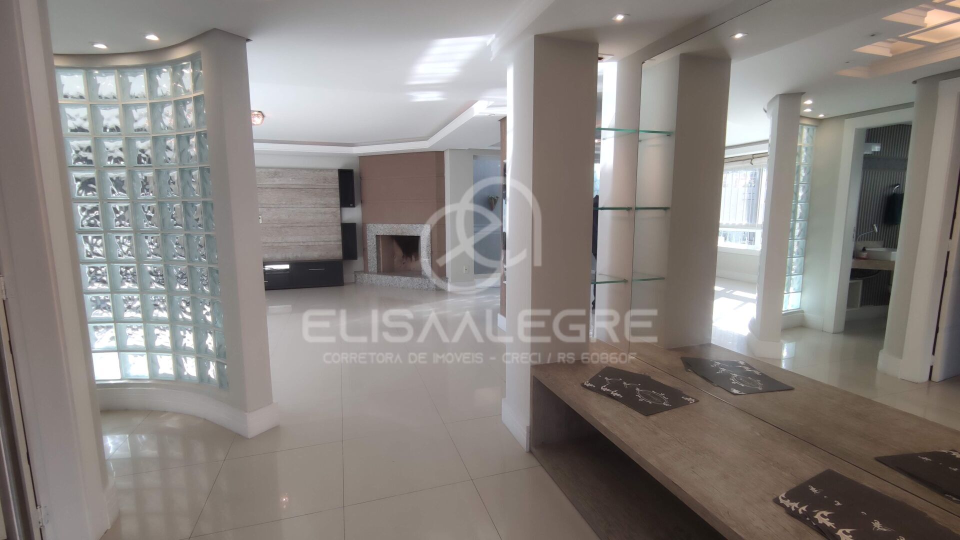 Casa à venda com 3 quartos, 267m² - Foto 2