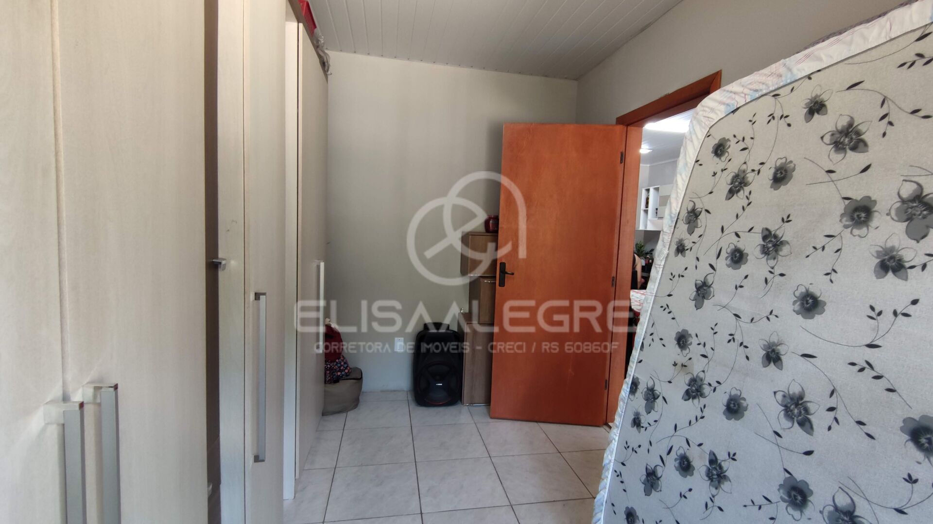 Casa à venda com 3 quartos, 60m² - Foto 5