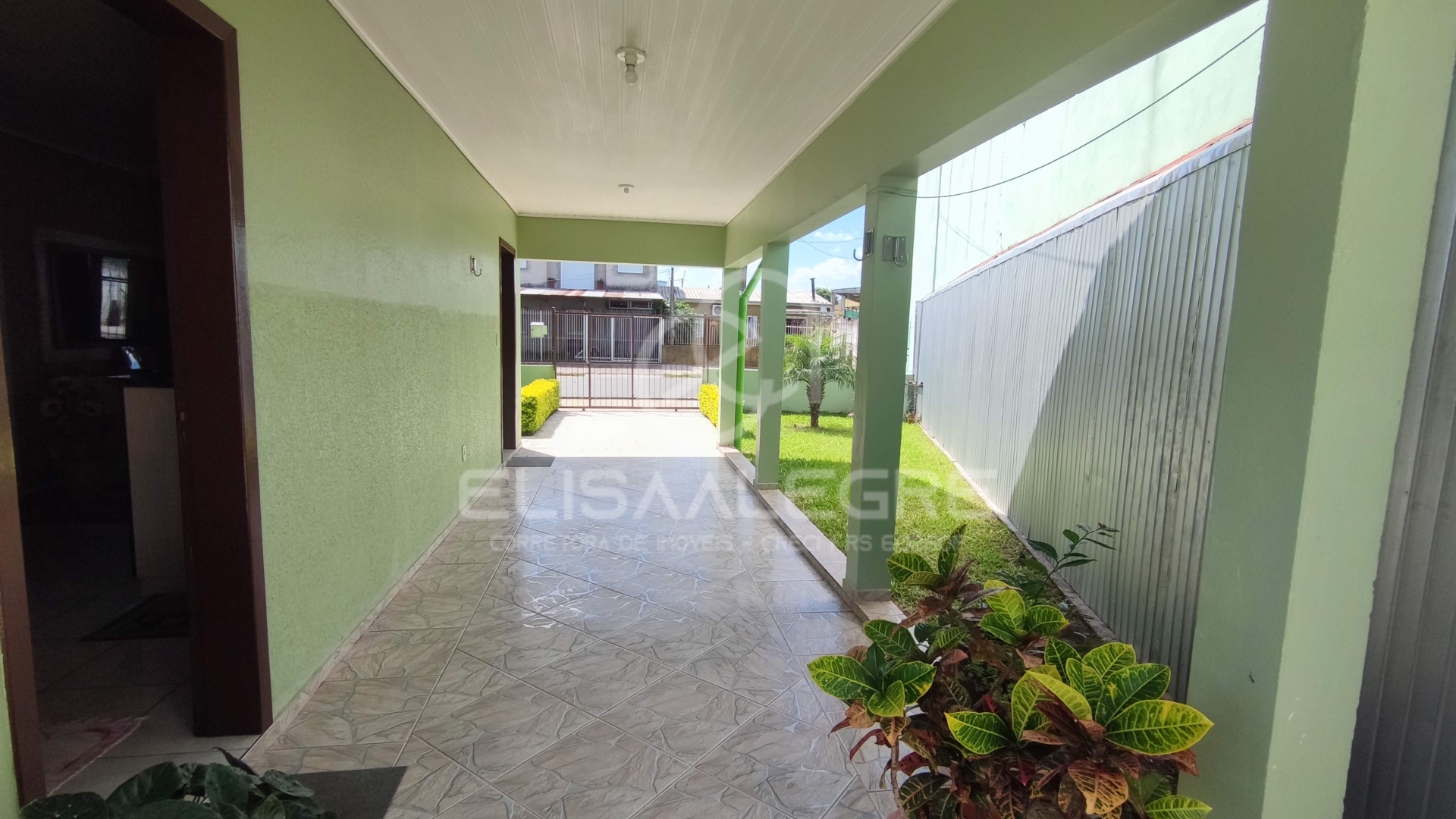 Casa à venda com 2 quartos, 110m² - Foto 11