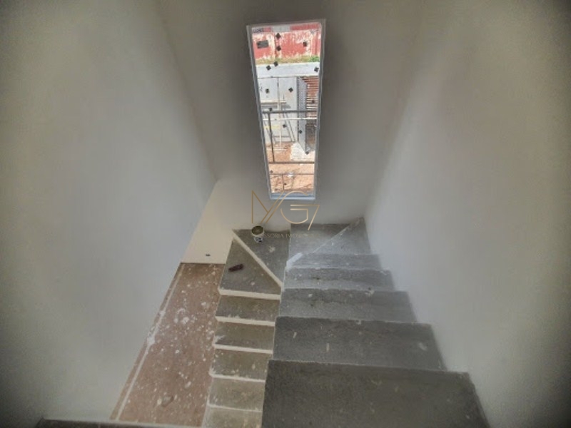 Sobrado à venda com 3 quartos, 208m² - Foto 4