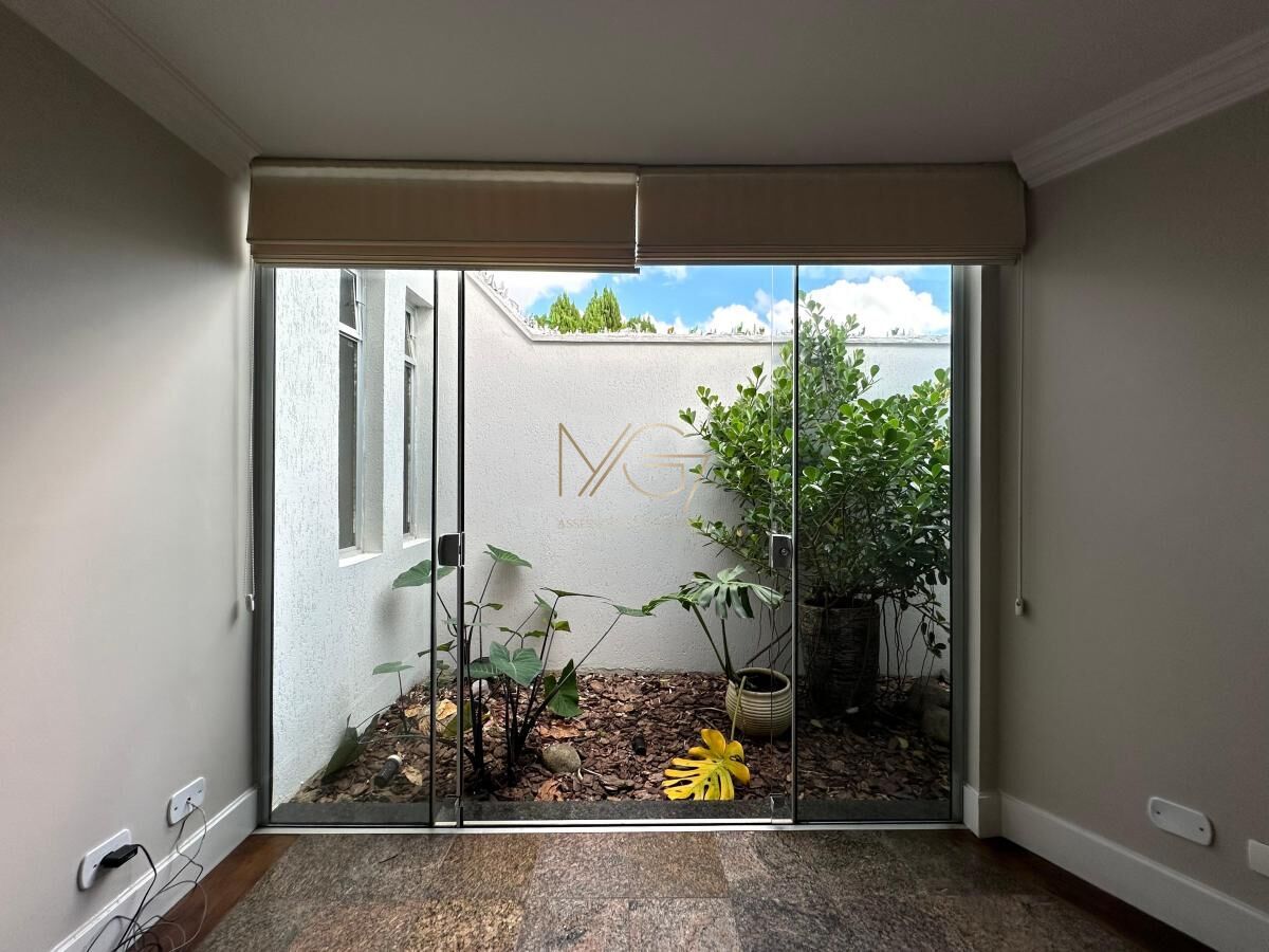 Casa à venda com 3 quartos, 278m² - Foto 7