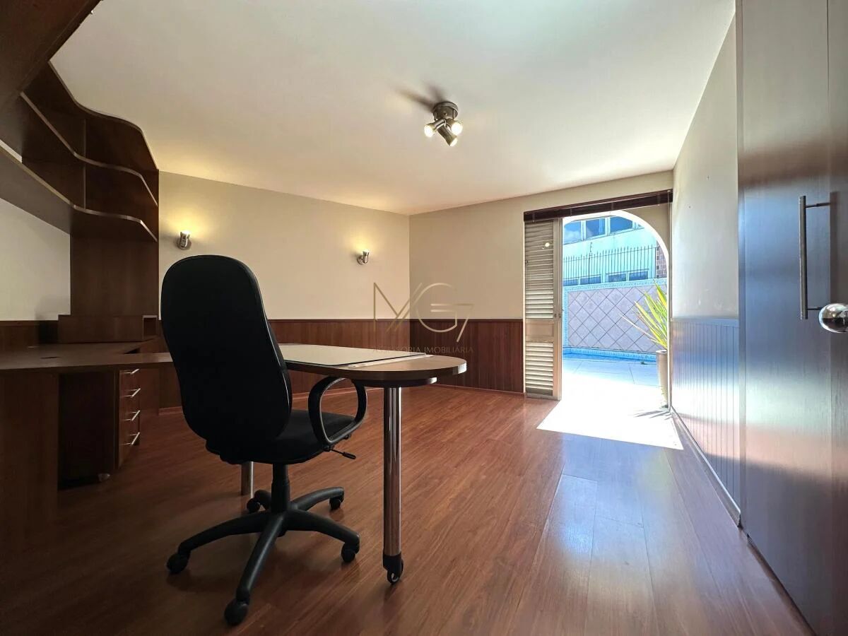 Casa à venda com 3 quartos, 278m² - Foto 17