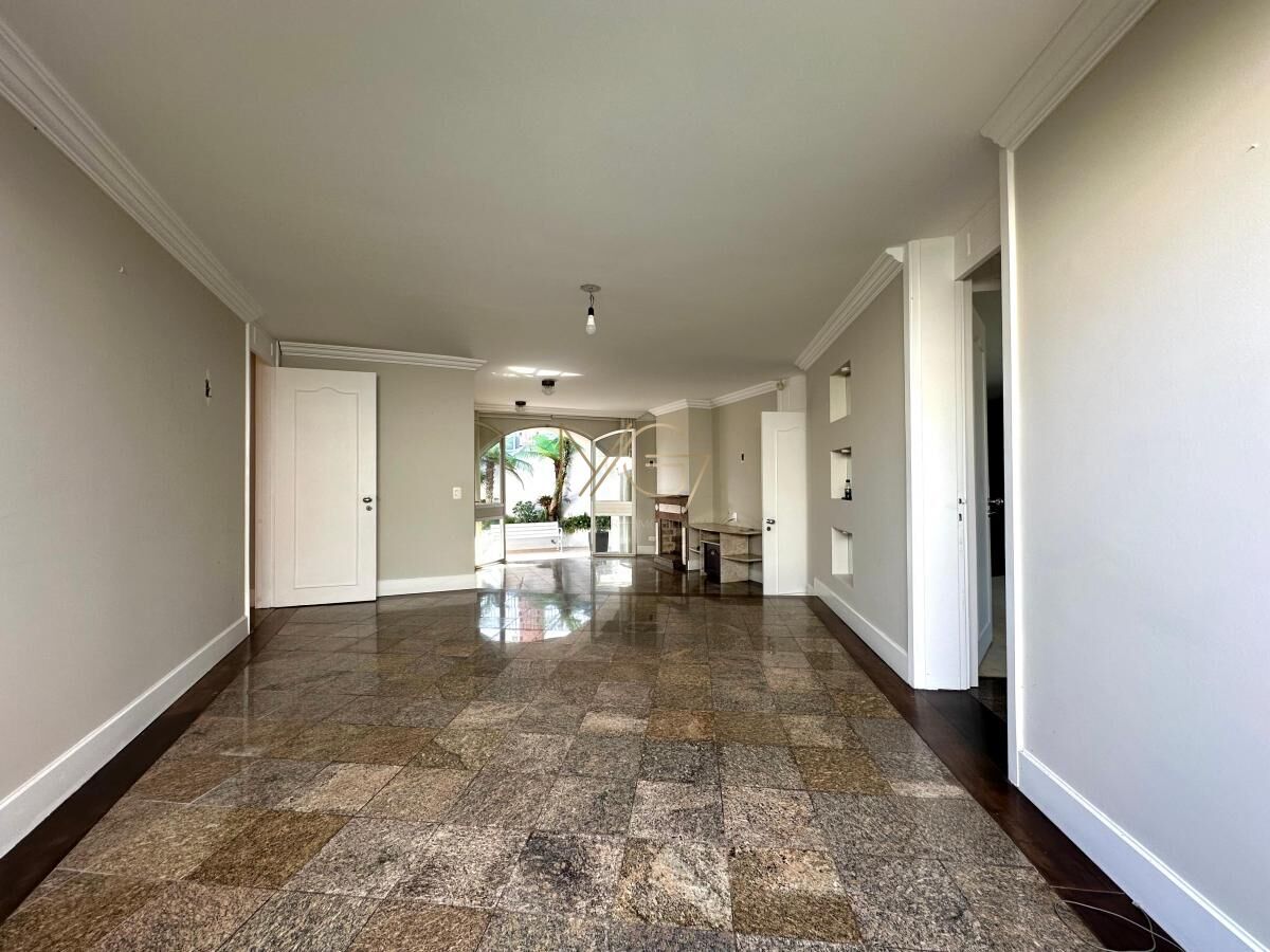 Casa à venda com 3 quartos, 278m² - Foto 4