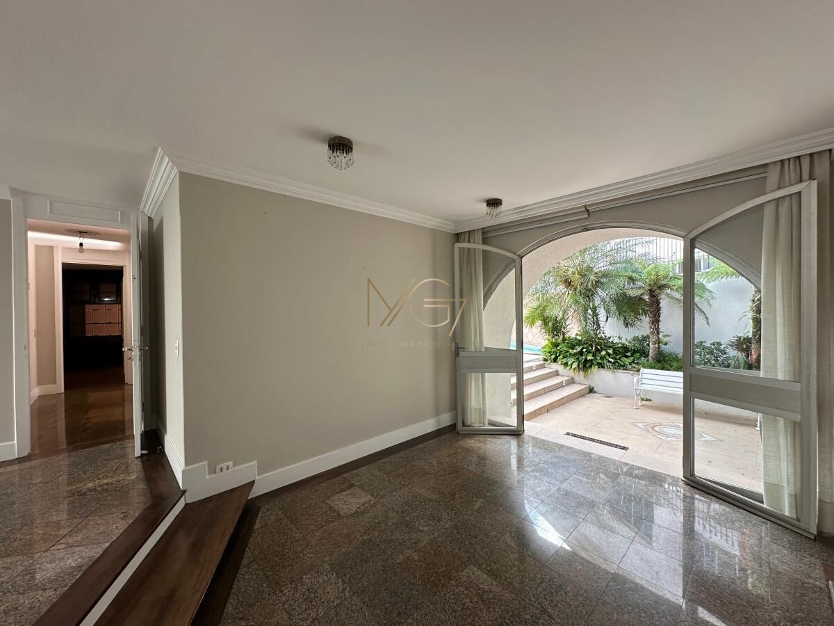 Casa à venda com 3 quartos, 278m² - Foto 8