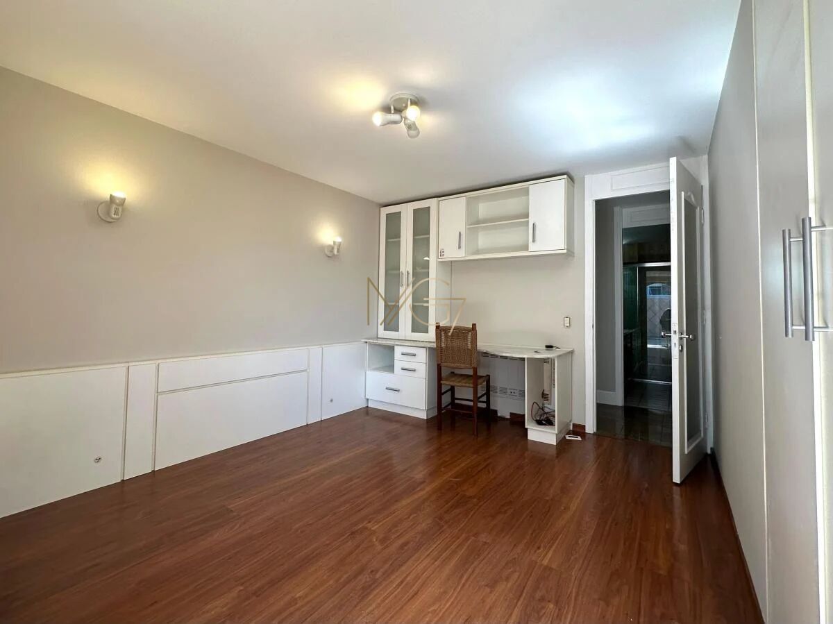 Casa à venda com 3 quartos, 278m² - Foto 15