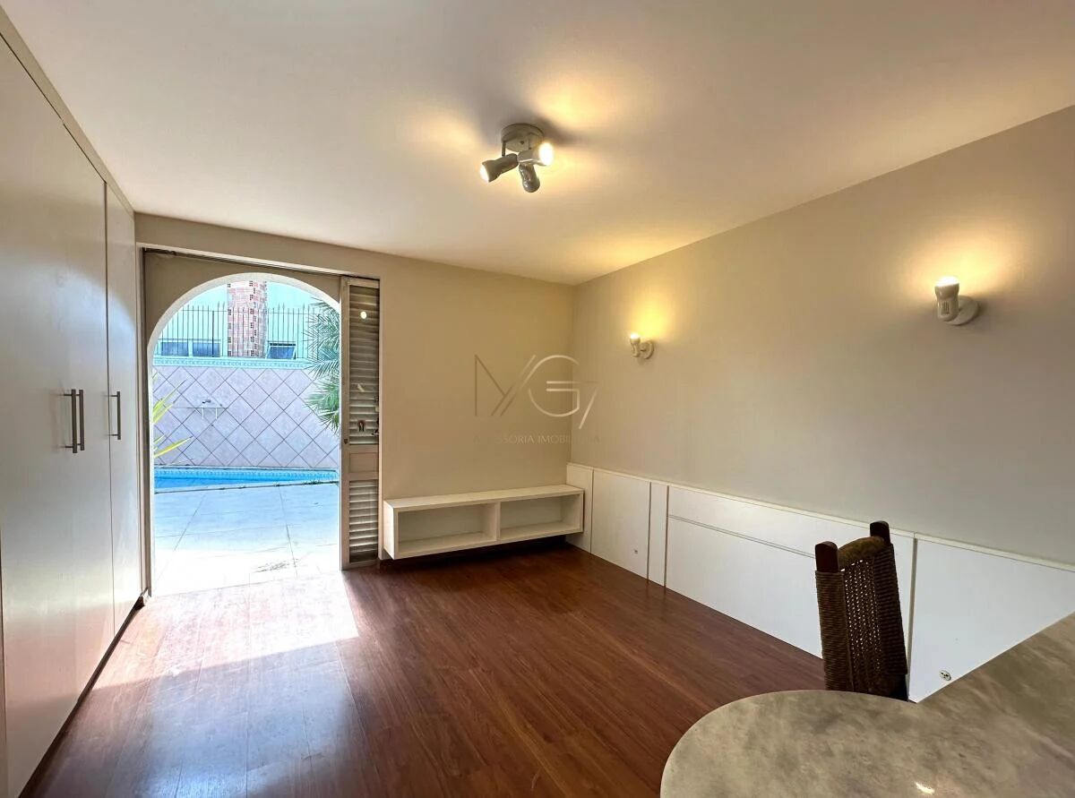 Casa à venda com 3 quartos, 278m² - Foto 14