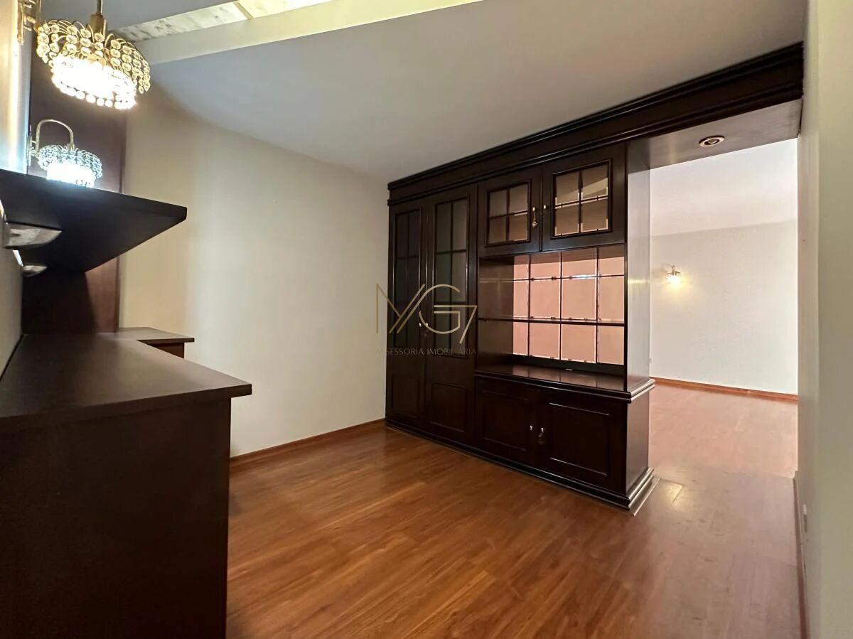 Casa à venda com 3 quartos, 278m² - Foto 18