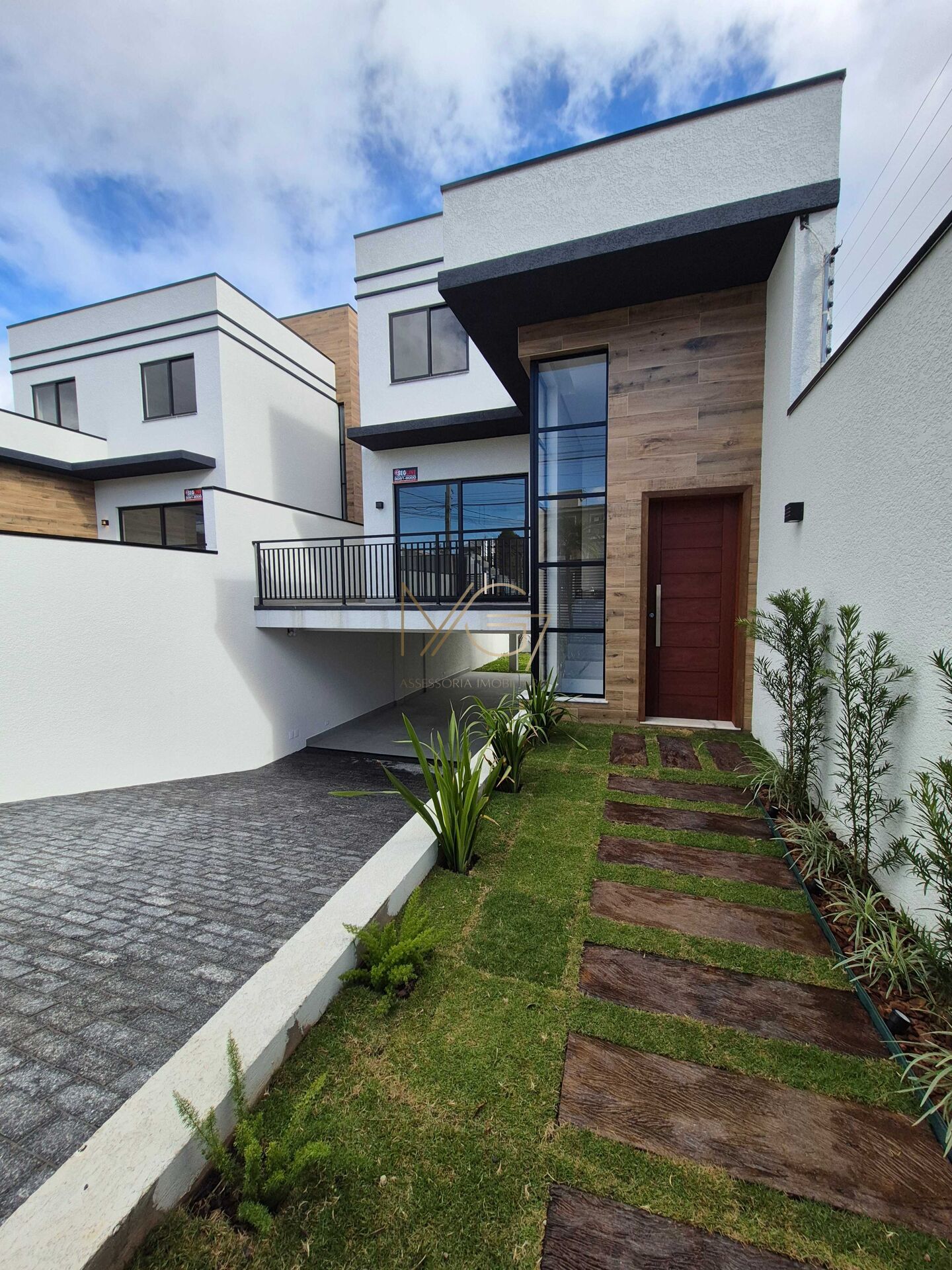 Sobrado à venda com 3 quartos, 198m² - Foto 1
