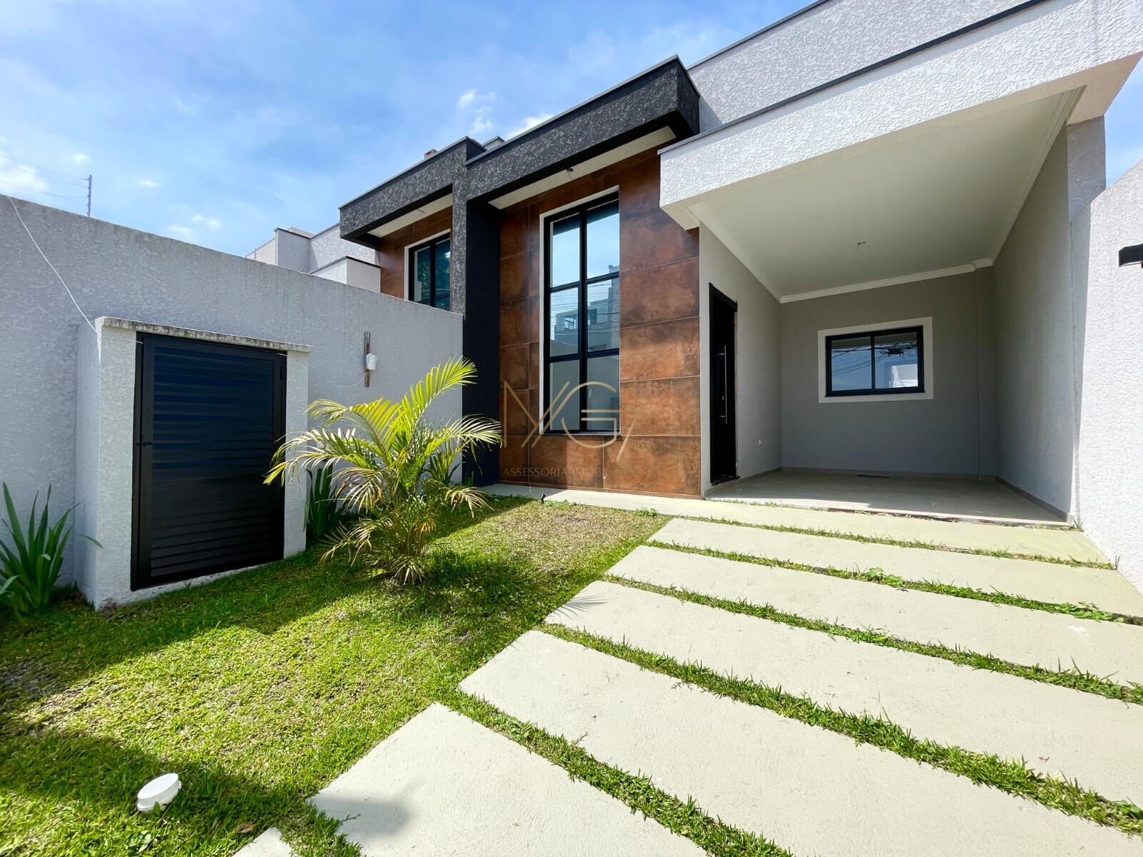 Casa à venda com 3 quartos, 101m² - Foto 1
