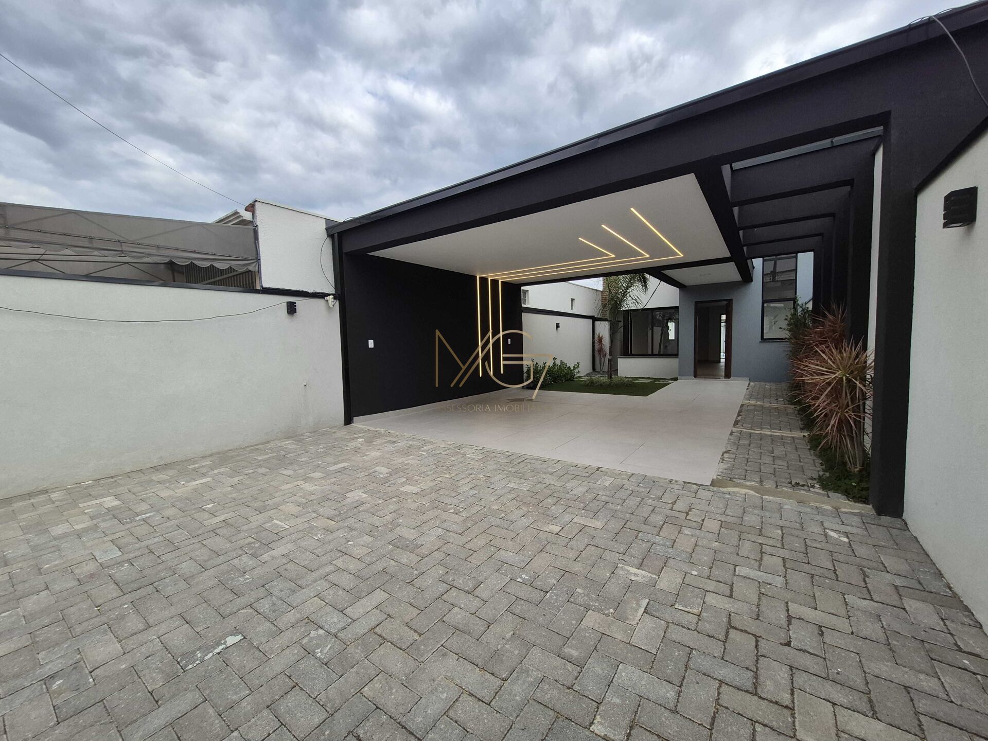Sobrado à venda com 3 quartos, 141m² - Foto 1