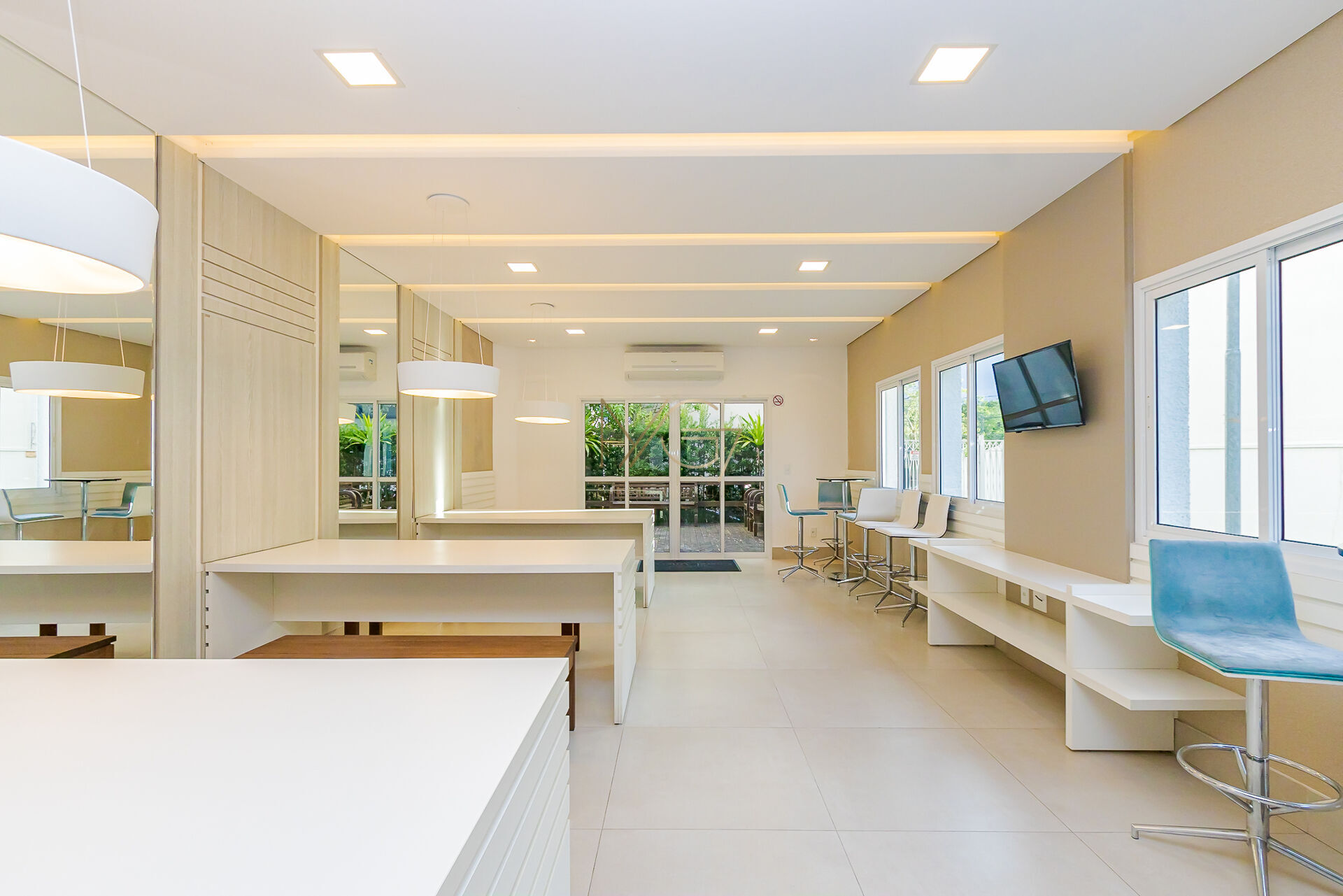 Casa à venda com 4 quartos, 200m² - Foto 4