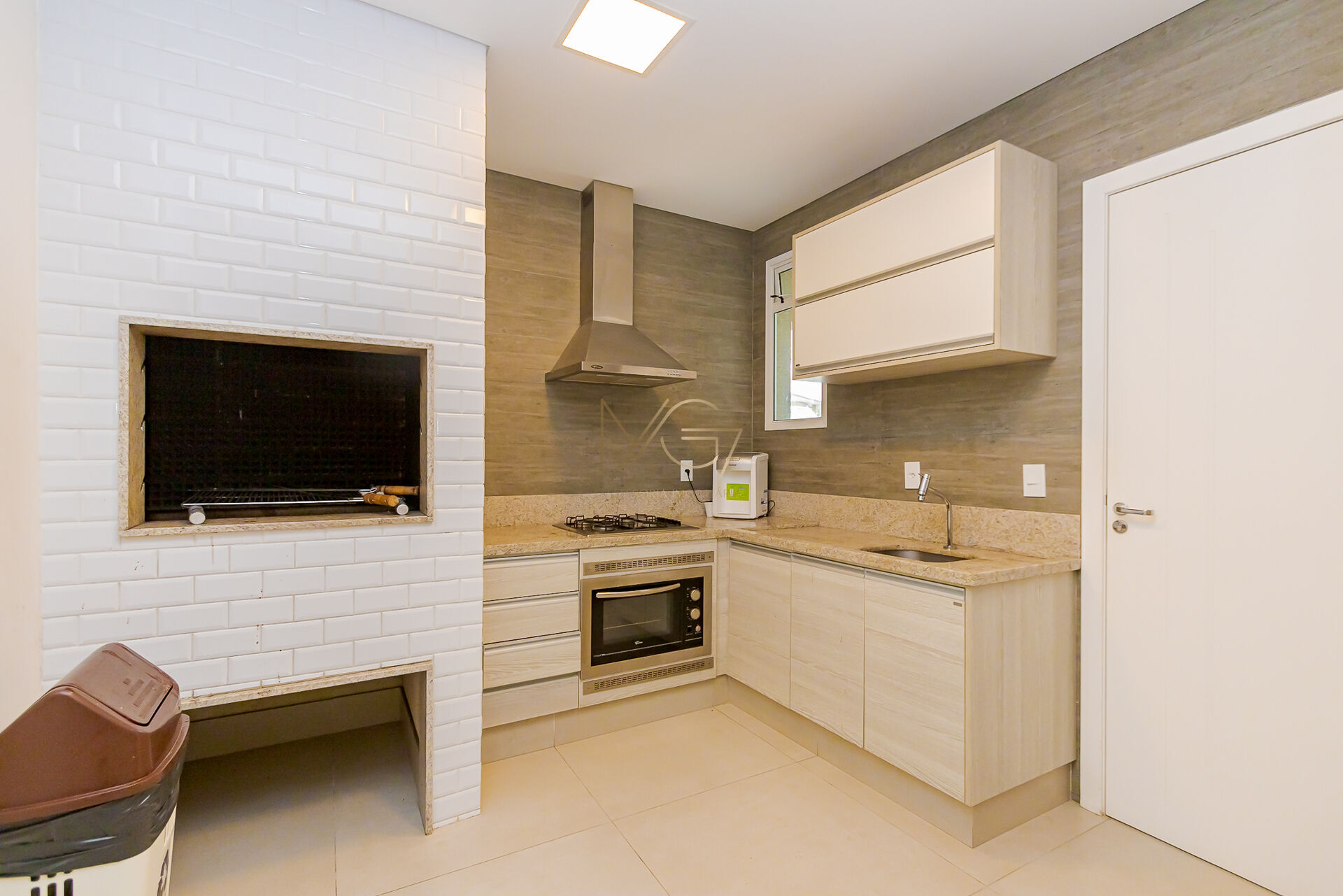 Casa à venda com 4 quartos, 200m² - Foto 7