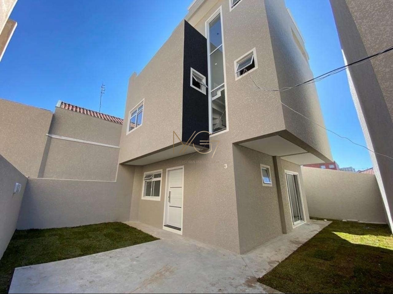 Casa à venda com 3 quartos, 120m² - Foto 1