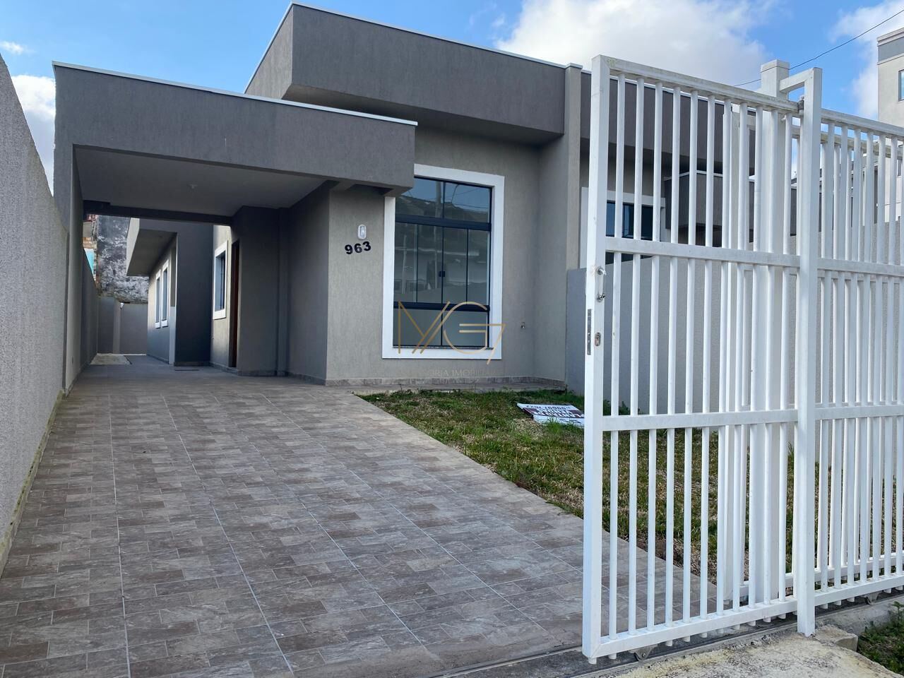Casa à venda com 3 quartos, 82m² - Foto 1