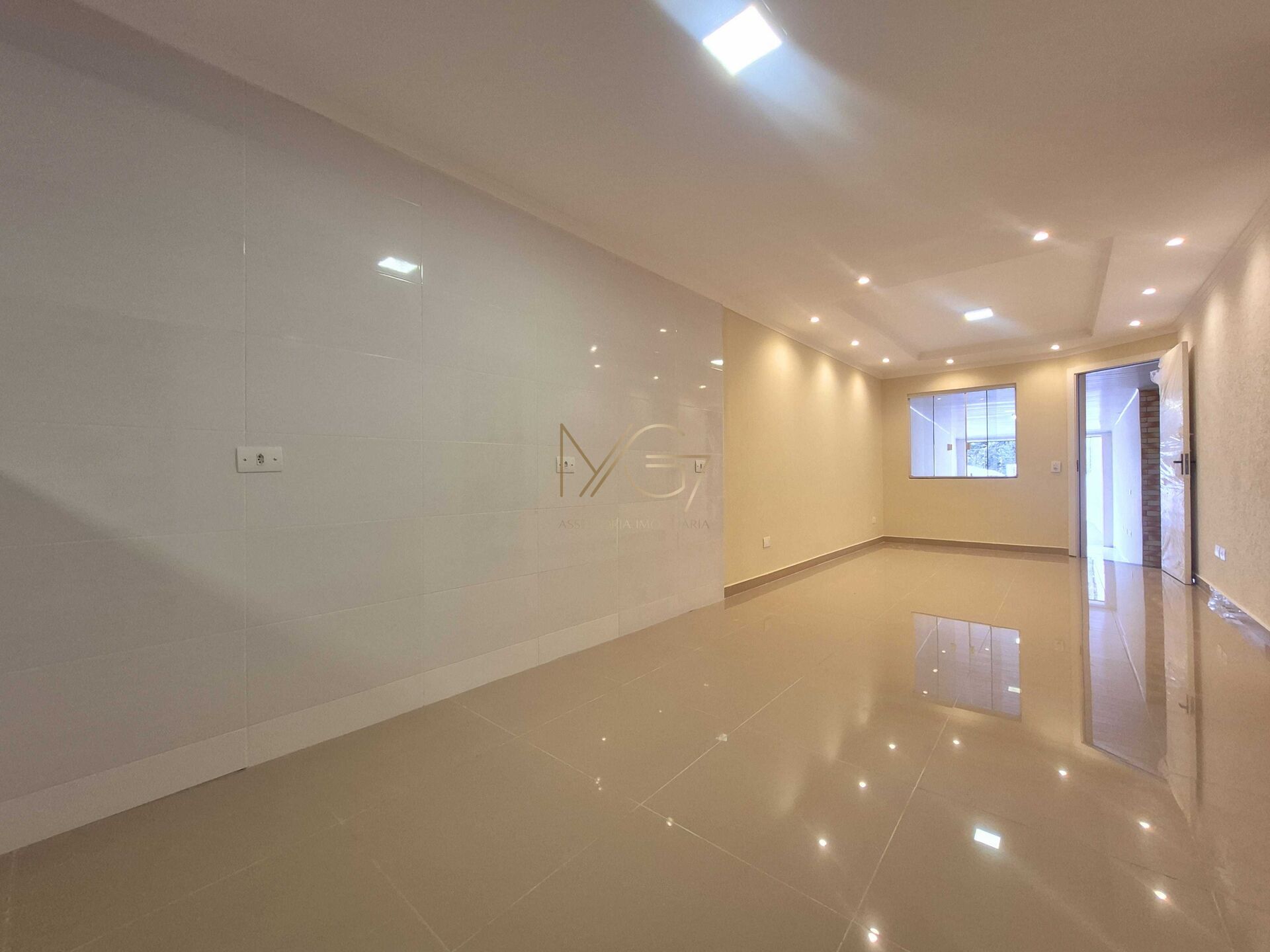 Casa à venda com 2 quartos, 56m² - Foto 9