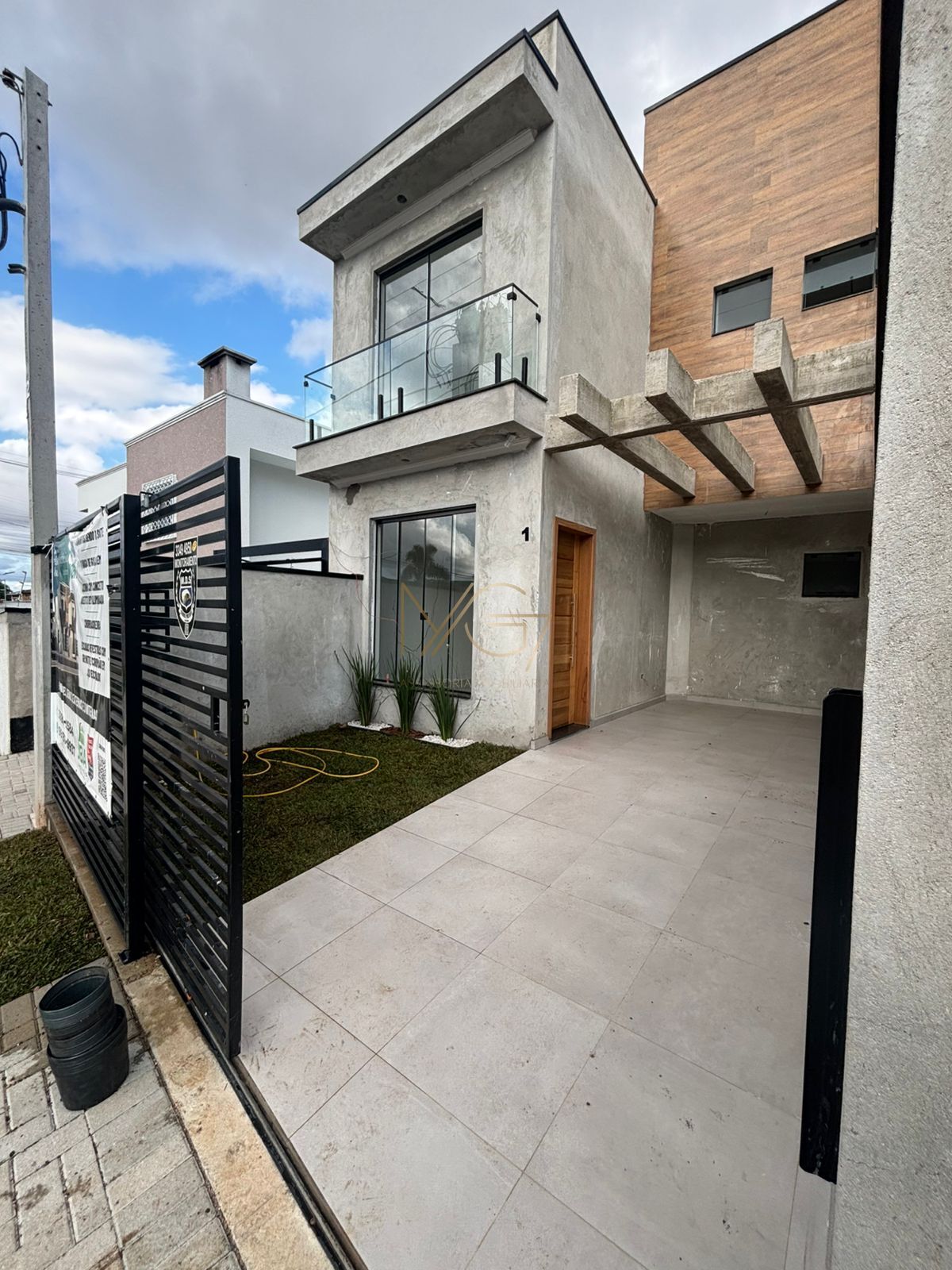Casa à venda com 3 quartos, 99m² - Foto 2