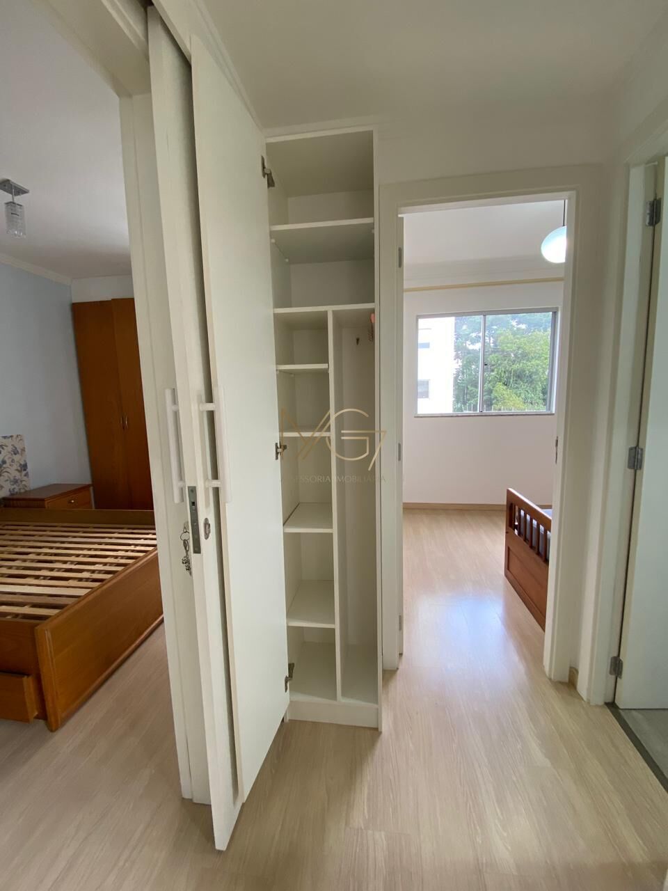 Apartamento à venda com 2 quartos, 75m² - Foto 26