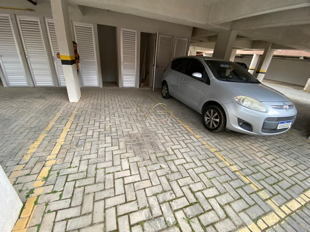 Apartamento à venda com 2 quartos, 75m² - Foto 35