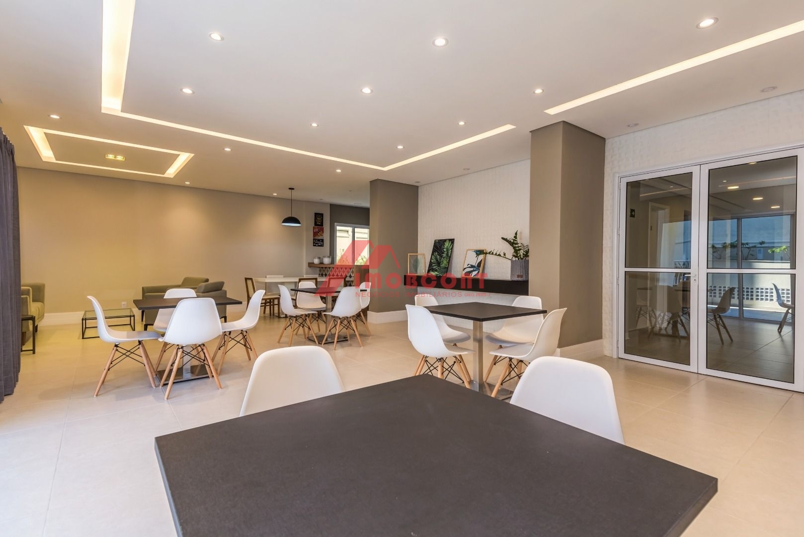 Apartamento à venda com 2 quartos, 67m² - Foto 29