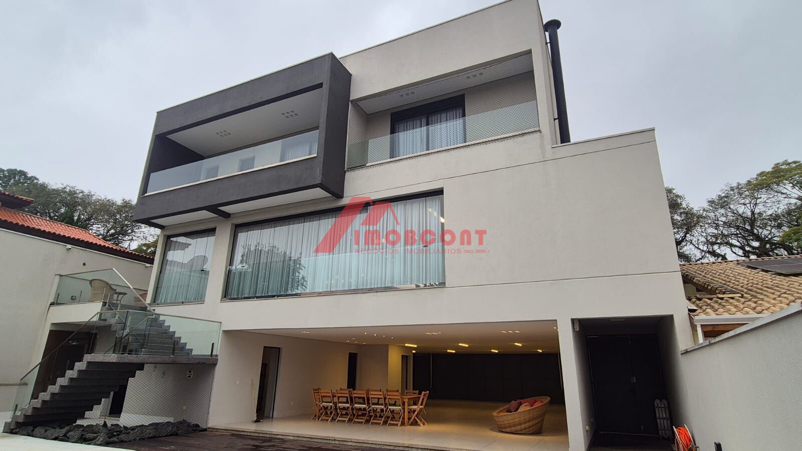 Sobrado para alugar com 4 quartos, 521m² - Foto 1