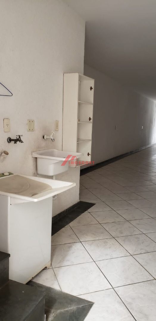 Sobrado à venda com 3 quartos, 247m² - Foto 4