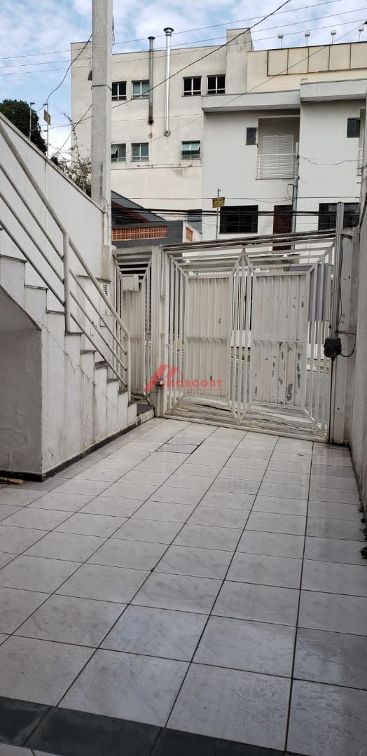 Sobrado à venda com 3 quartos, 247m² - Foto 2